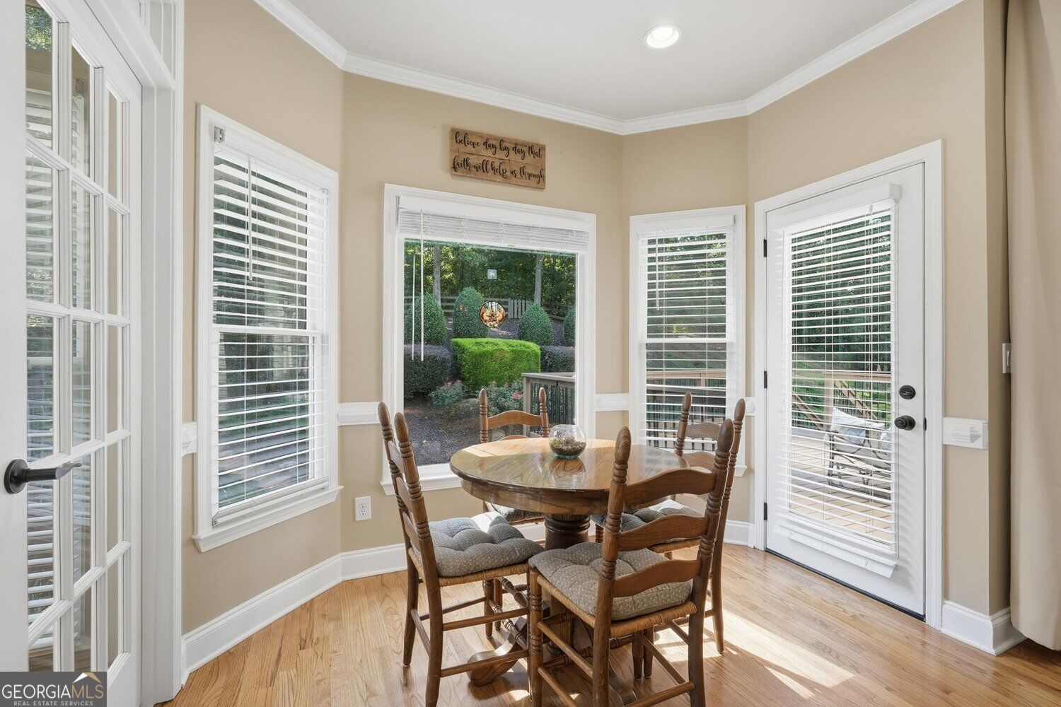 5370 Avonshire Lane Property Photo 12