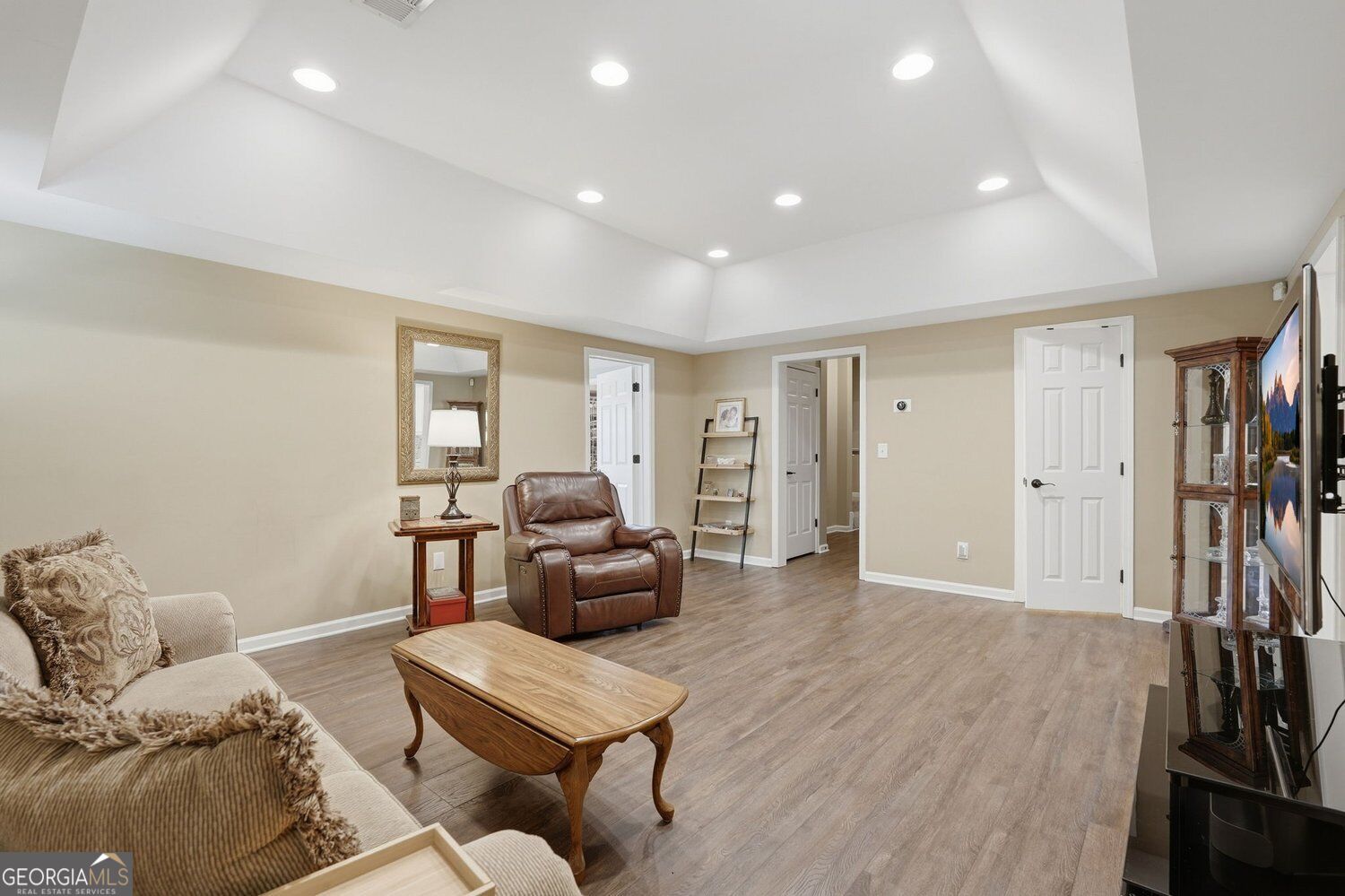 5370 Avonshire Lane Property Photo 32