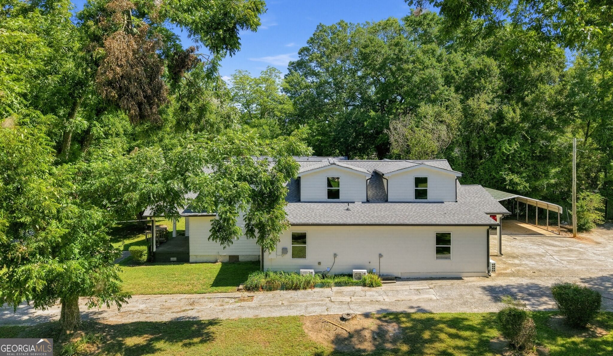 134 E 5th Street Property Photo 5