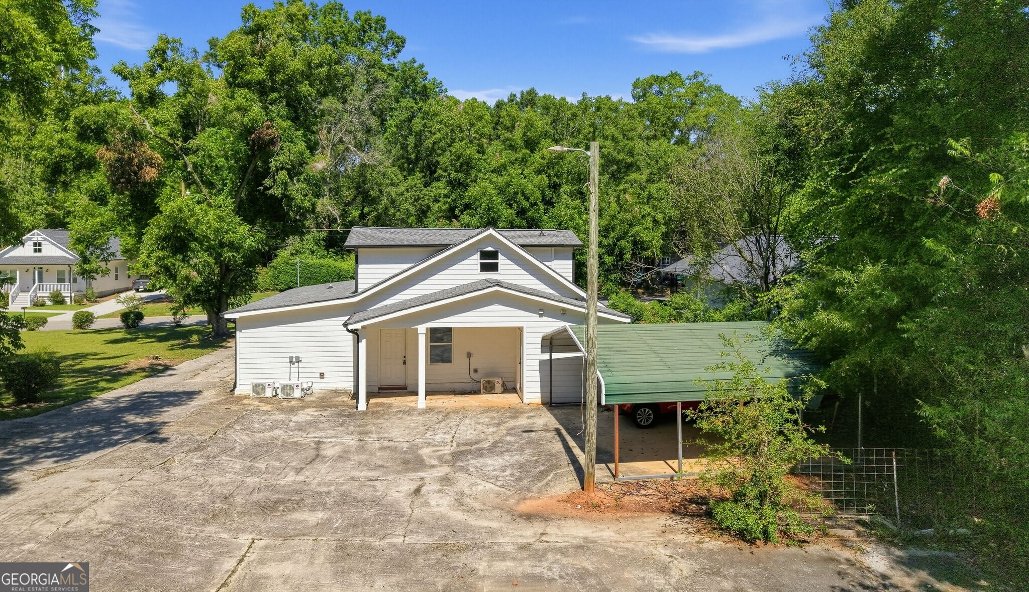 134 E 5th Street Property Photo 7