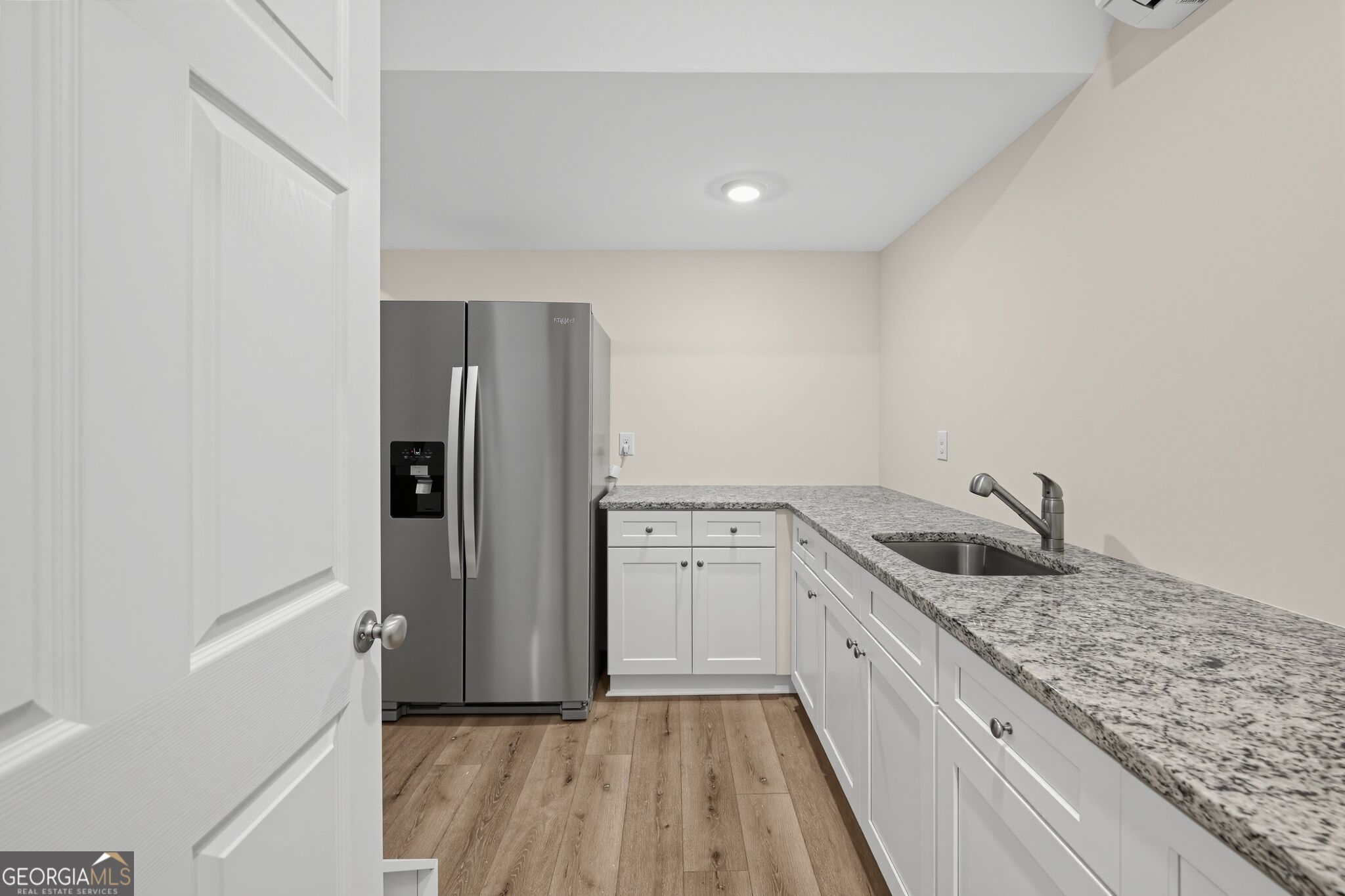 134 E 5th Street Property Photo 16