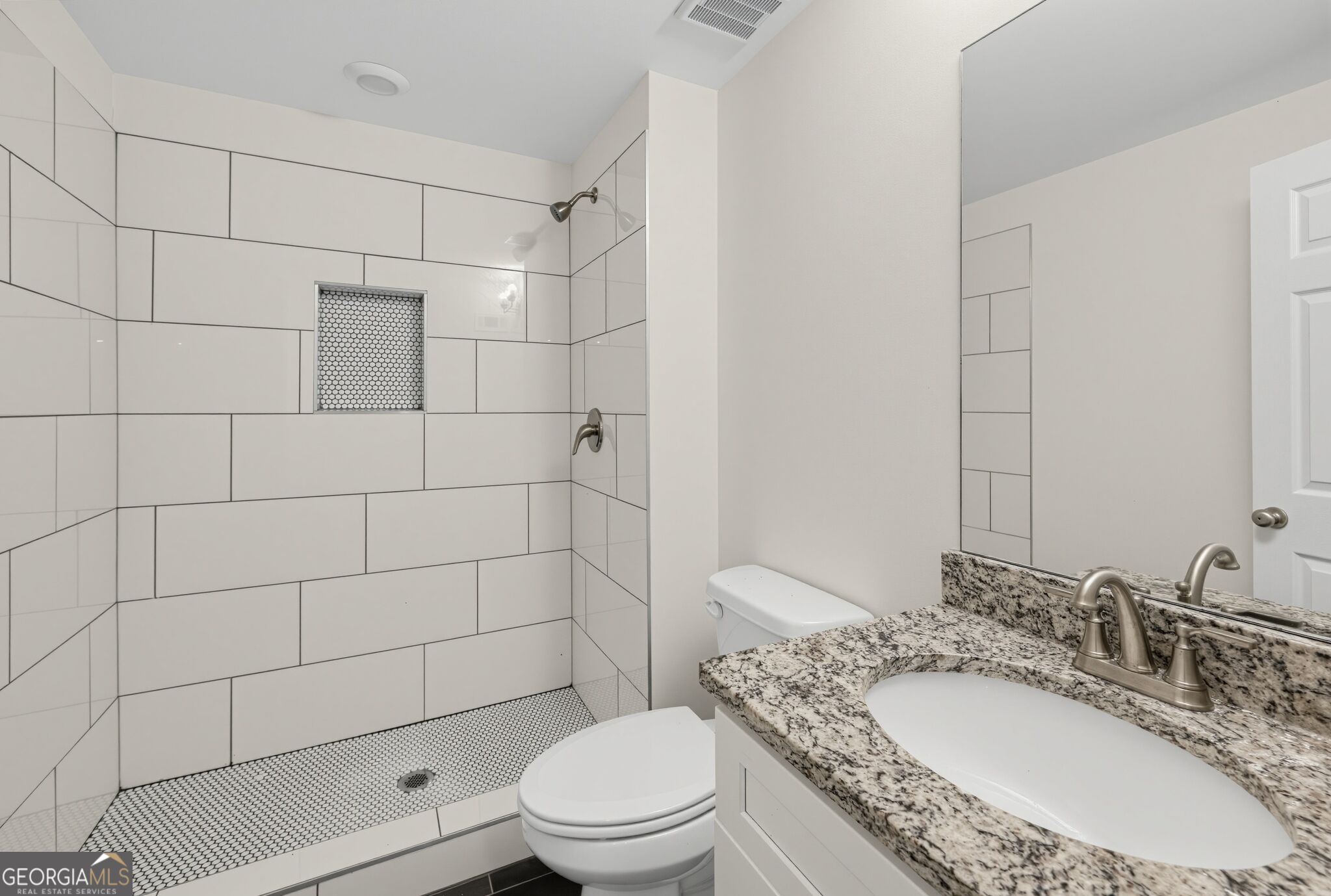 134 E 5th Street Property Photo 37