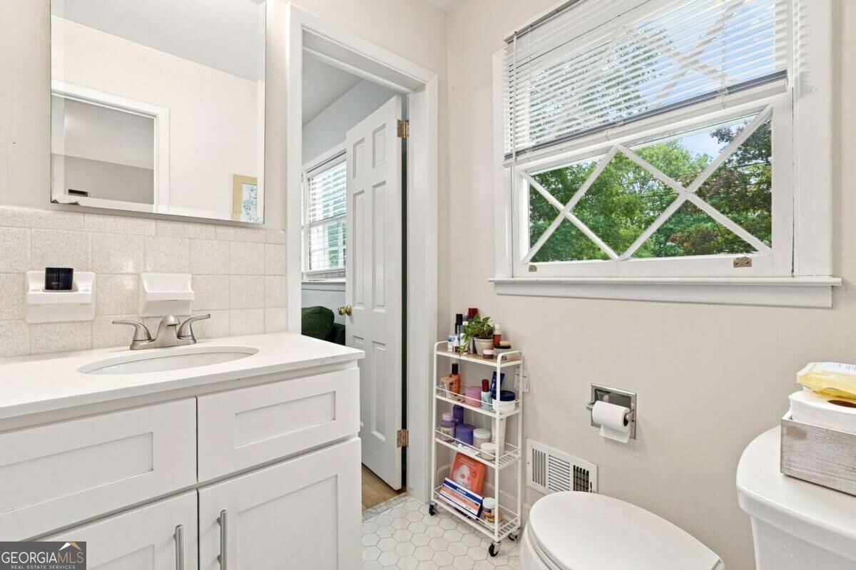 120 Deerwood Circle Se Property Photo 8