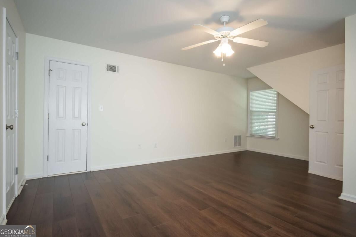 1340 Brighton Lane Property Photo 18