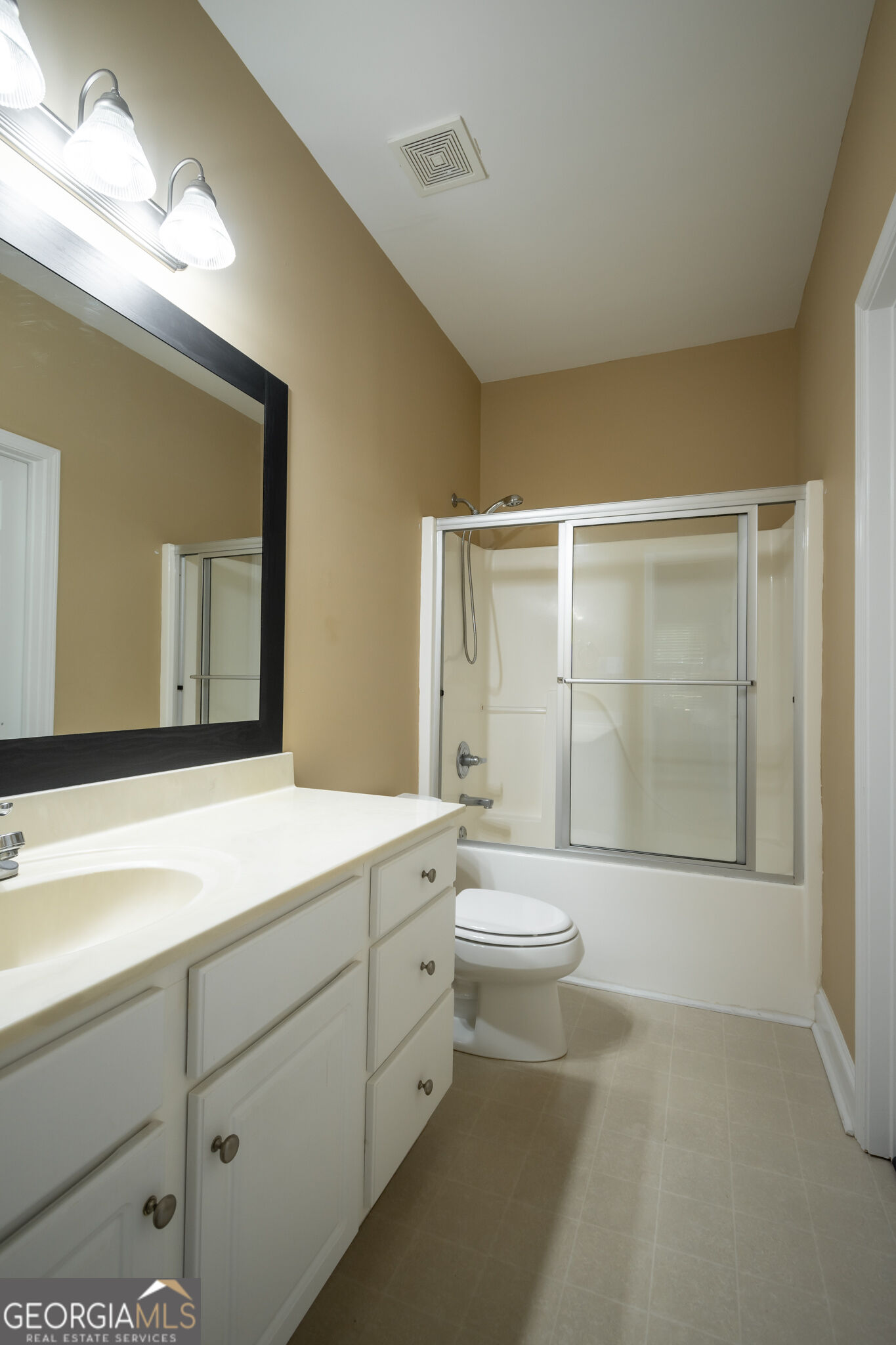 1340 Brighton Lane Property Photo 21