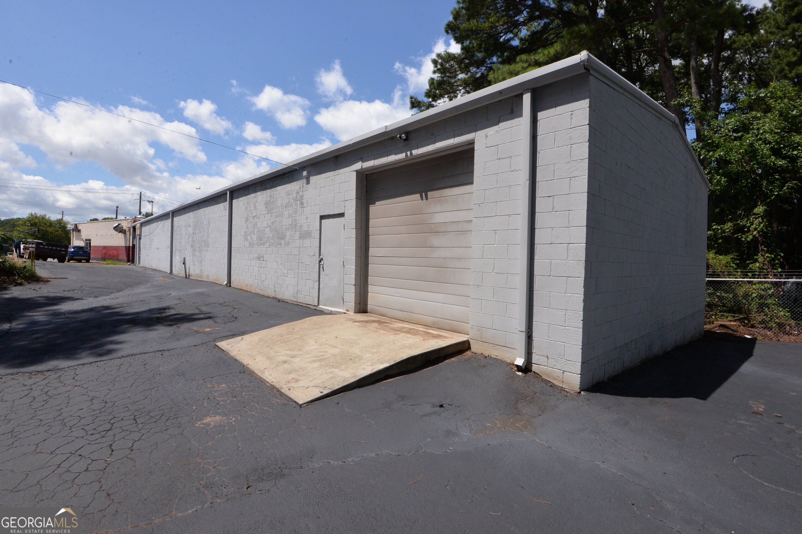 4652 Jonesboro Road # B Property Photo 2