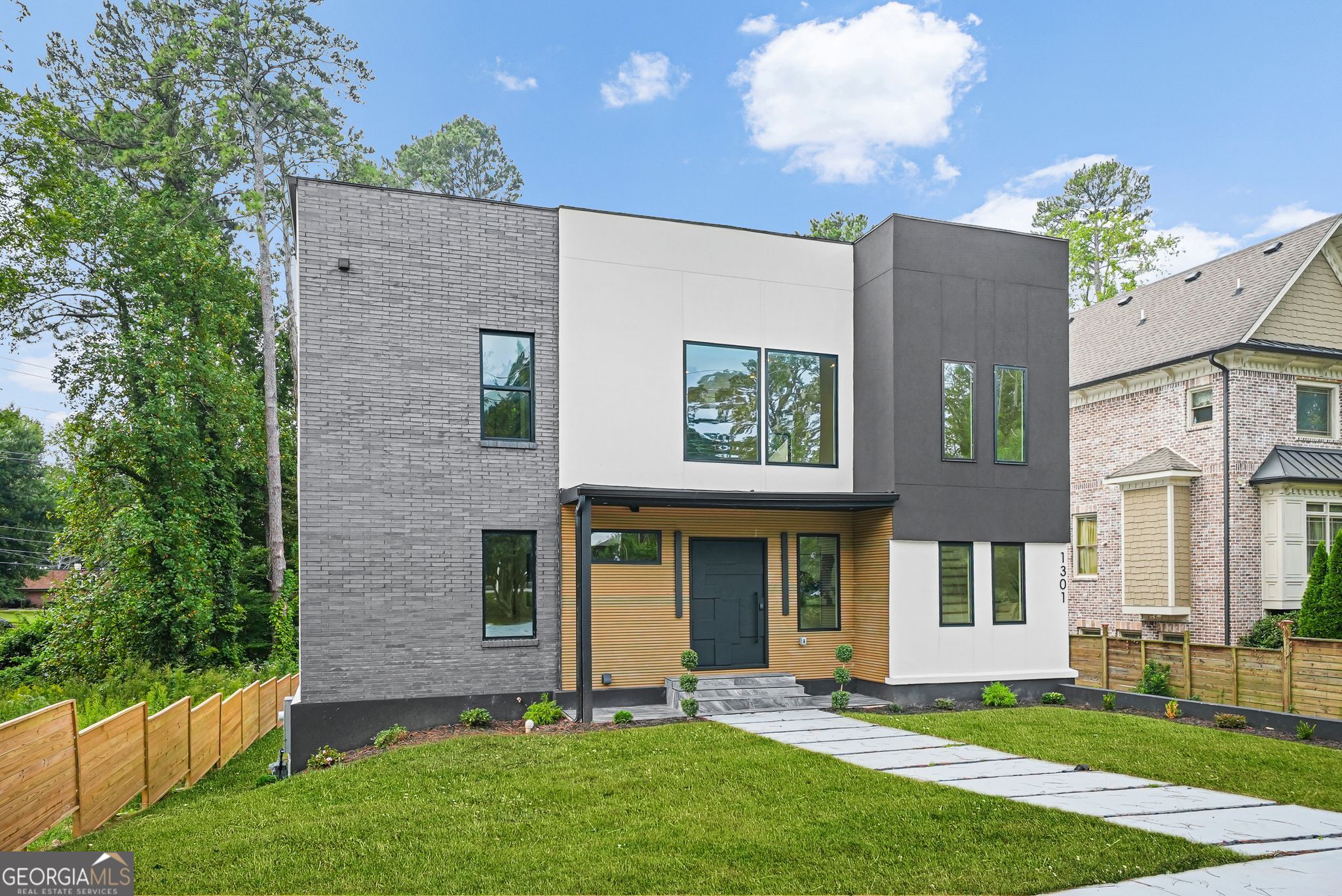 1301 Lavista Road Ne Property Photo 3
