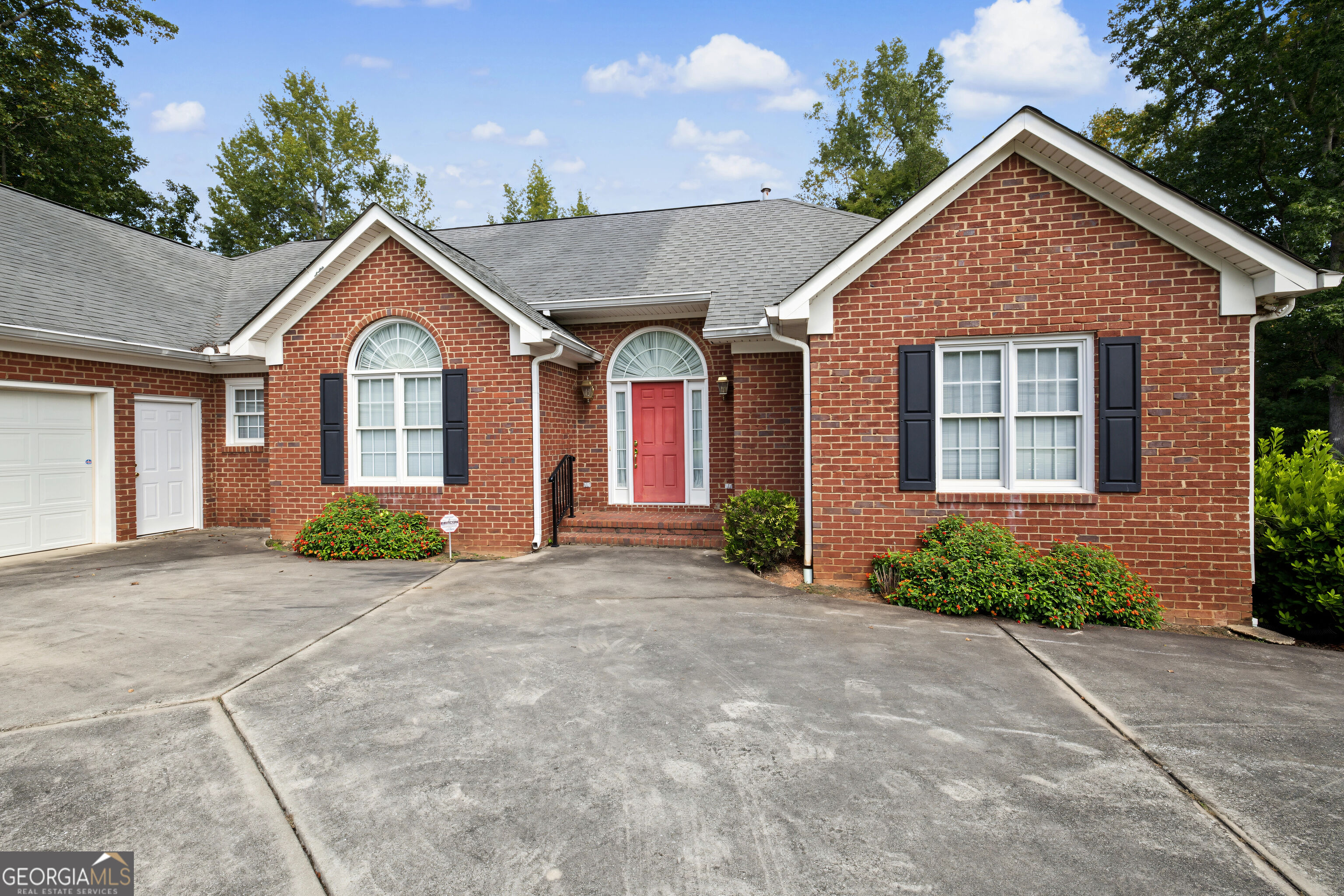 127 Agape Street Property Photo 3