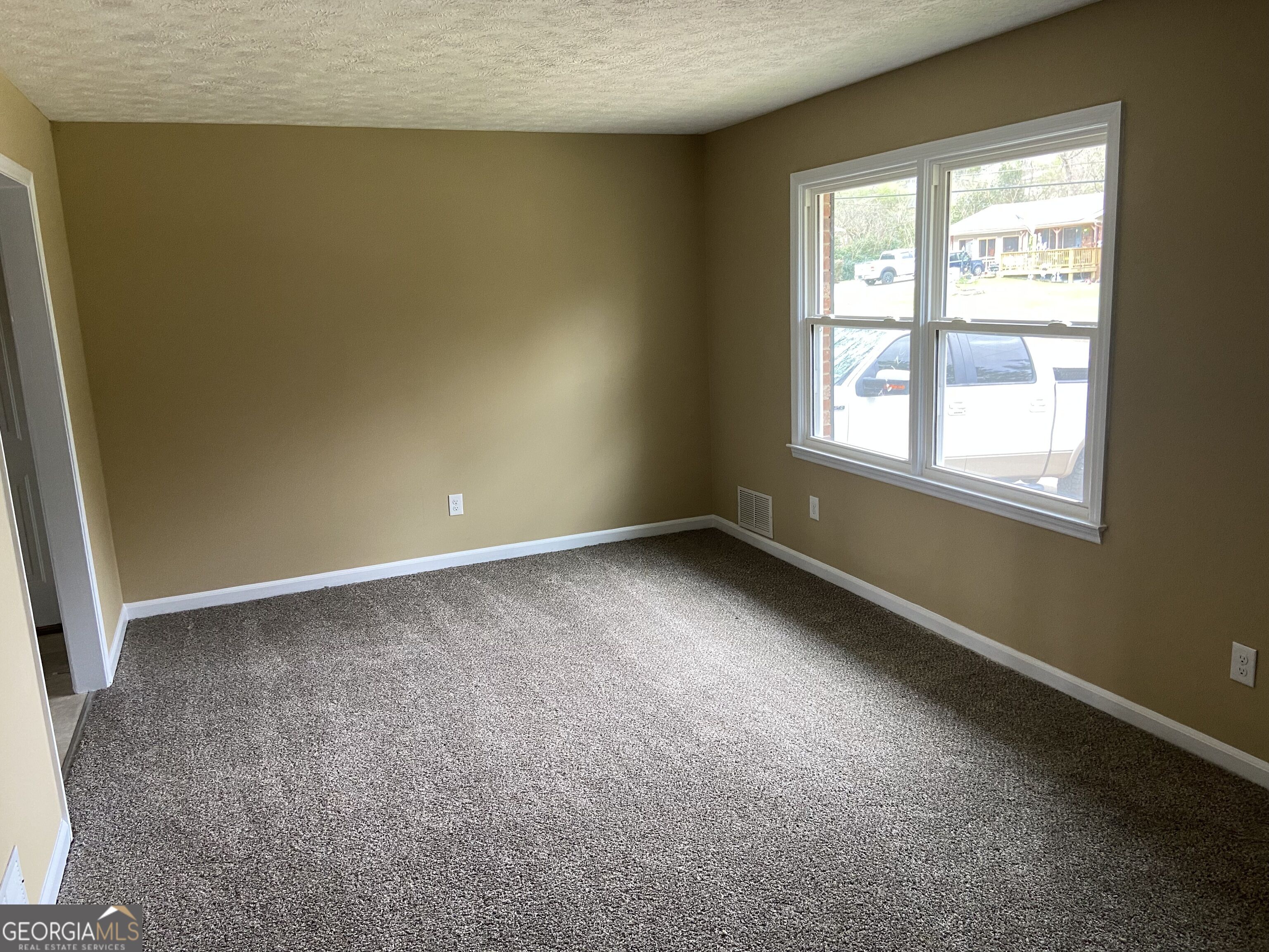 1710 Hallmark Drive Property Photo 3
