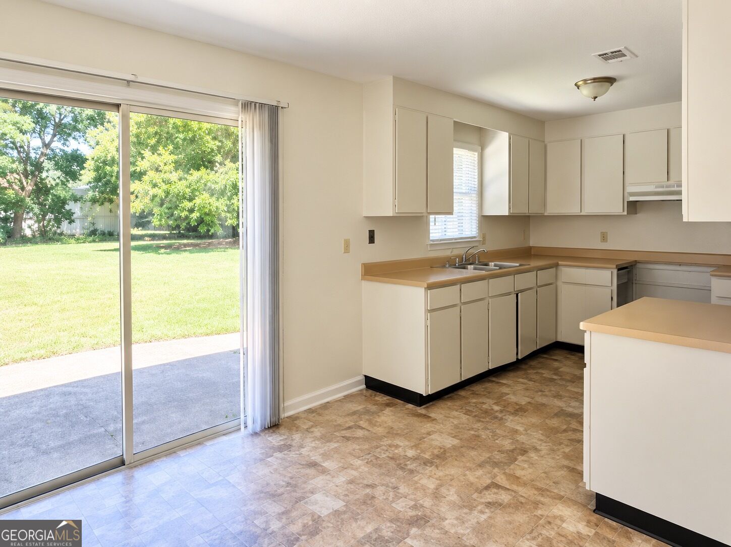 303 Utah Avenue Property Photo 4
