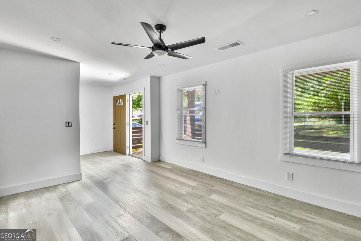 2256 Carey Drive Se Property Photo 3