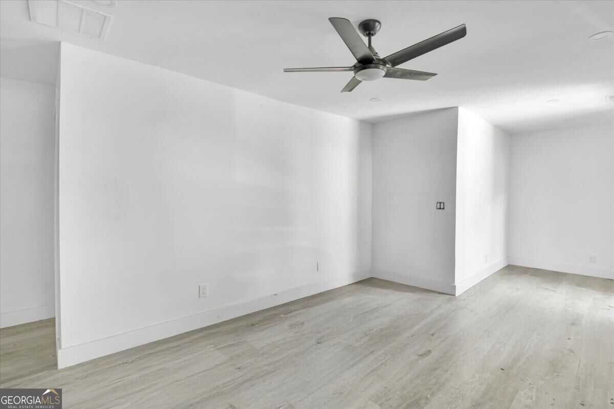 2256 Carey Drive Se Property Photo 4