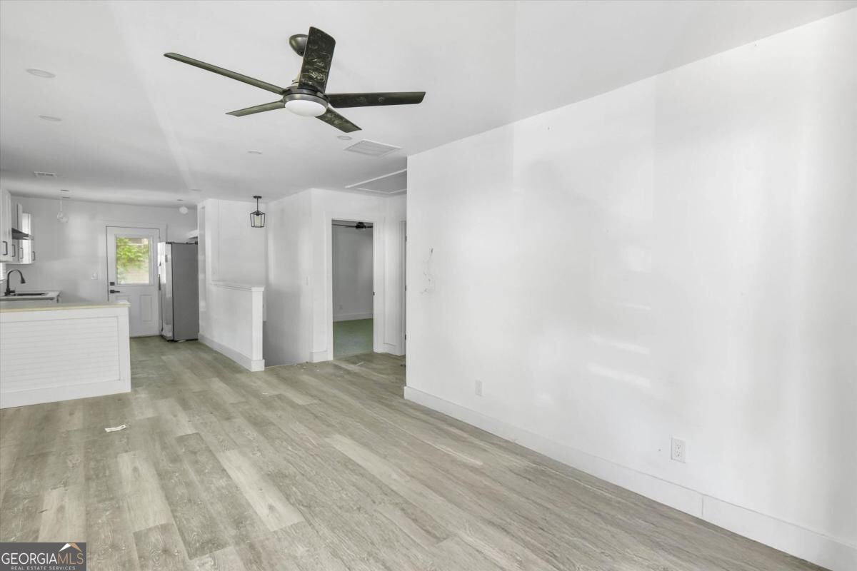 2256 Carey Drive Se Property Photo 5