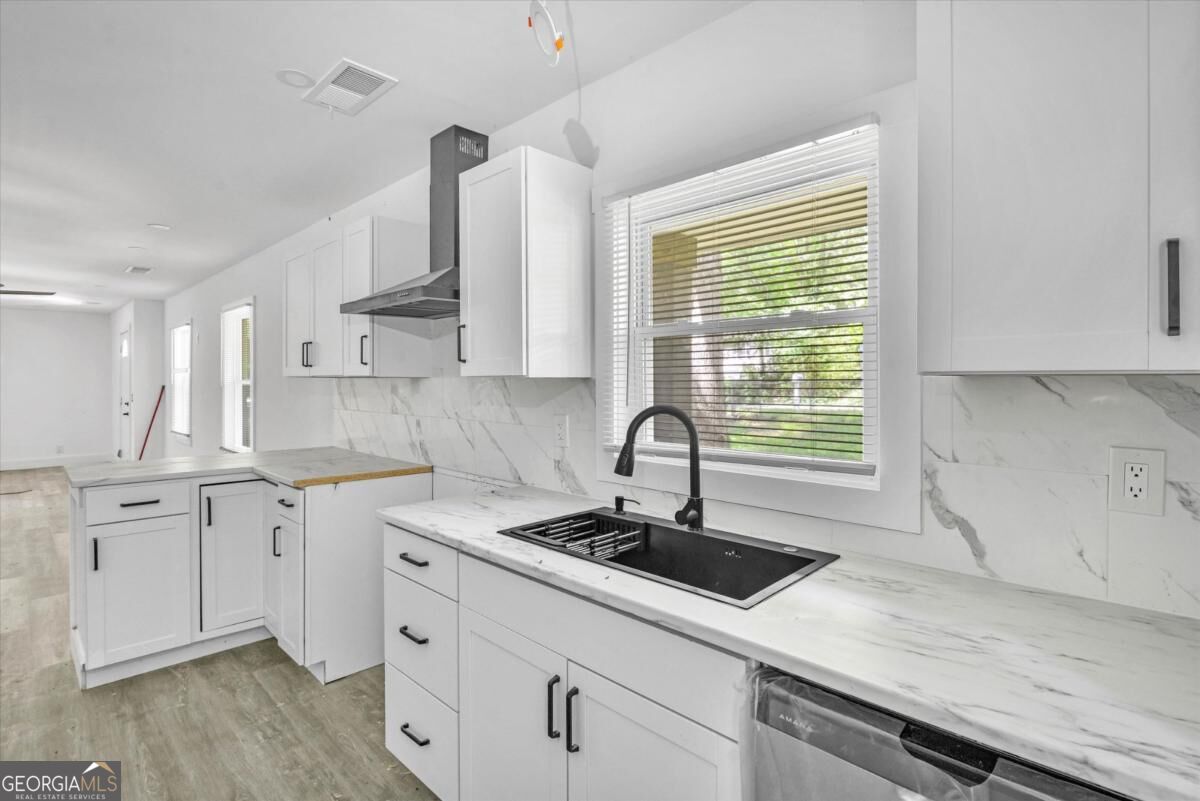2256 Carey Drive Se Property Photo 9