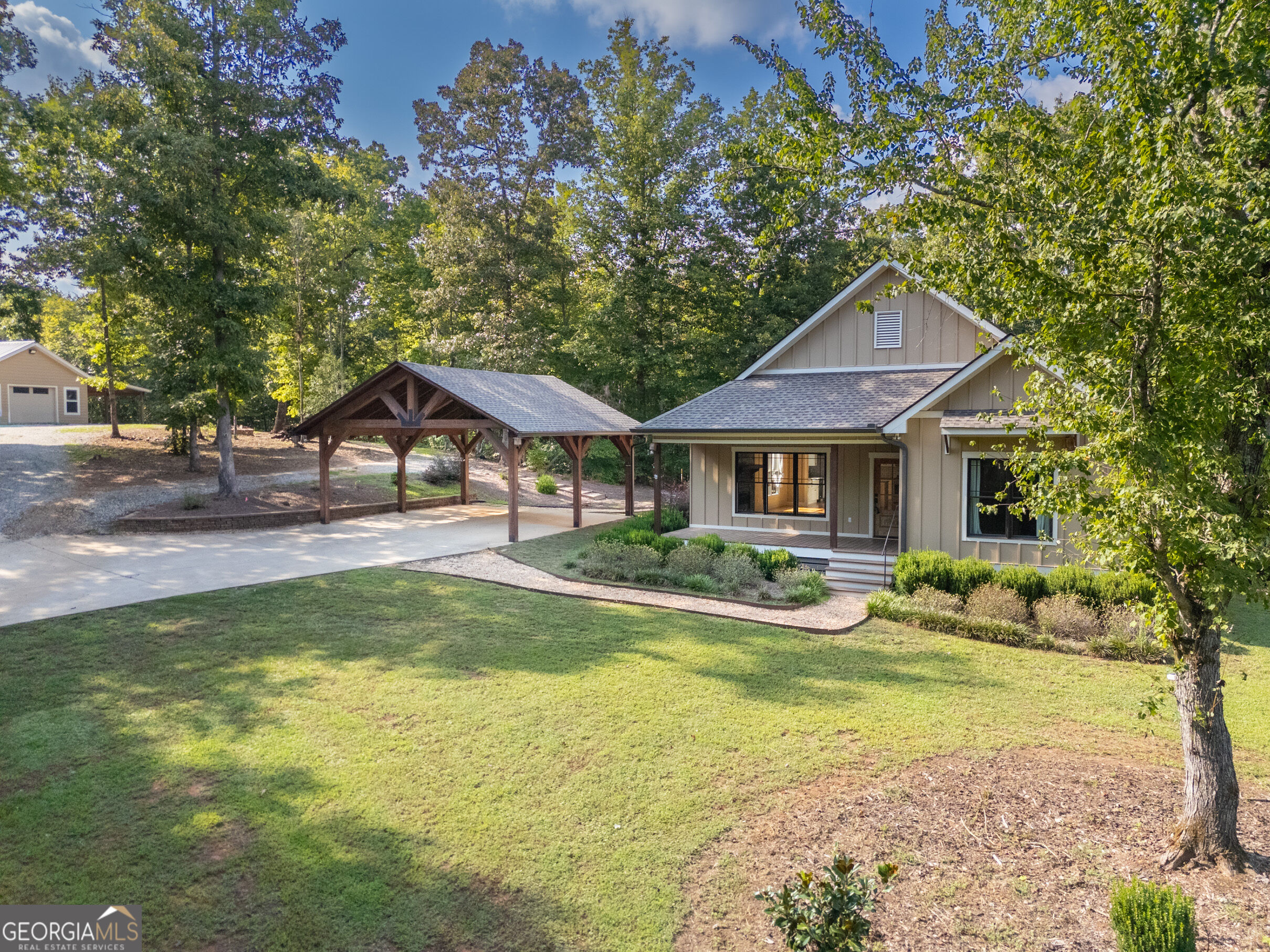 5240 Highway 17 Property Photo 1