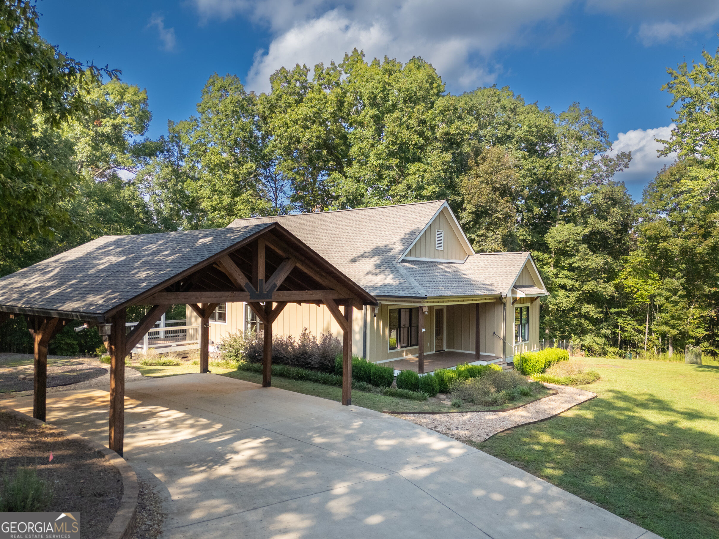 5240 Highway 17 Property Photo 2