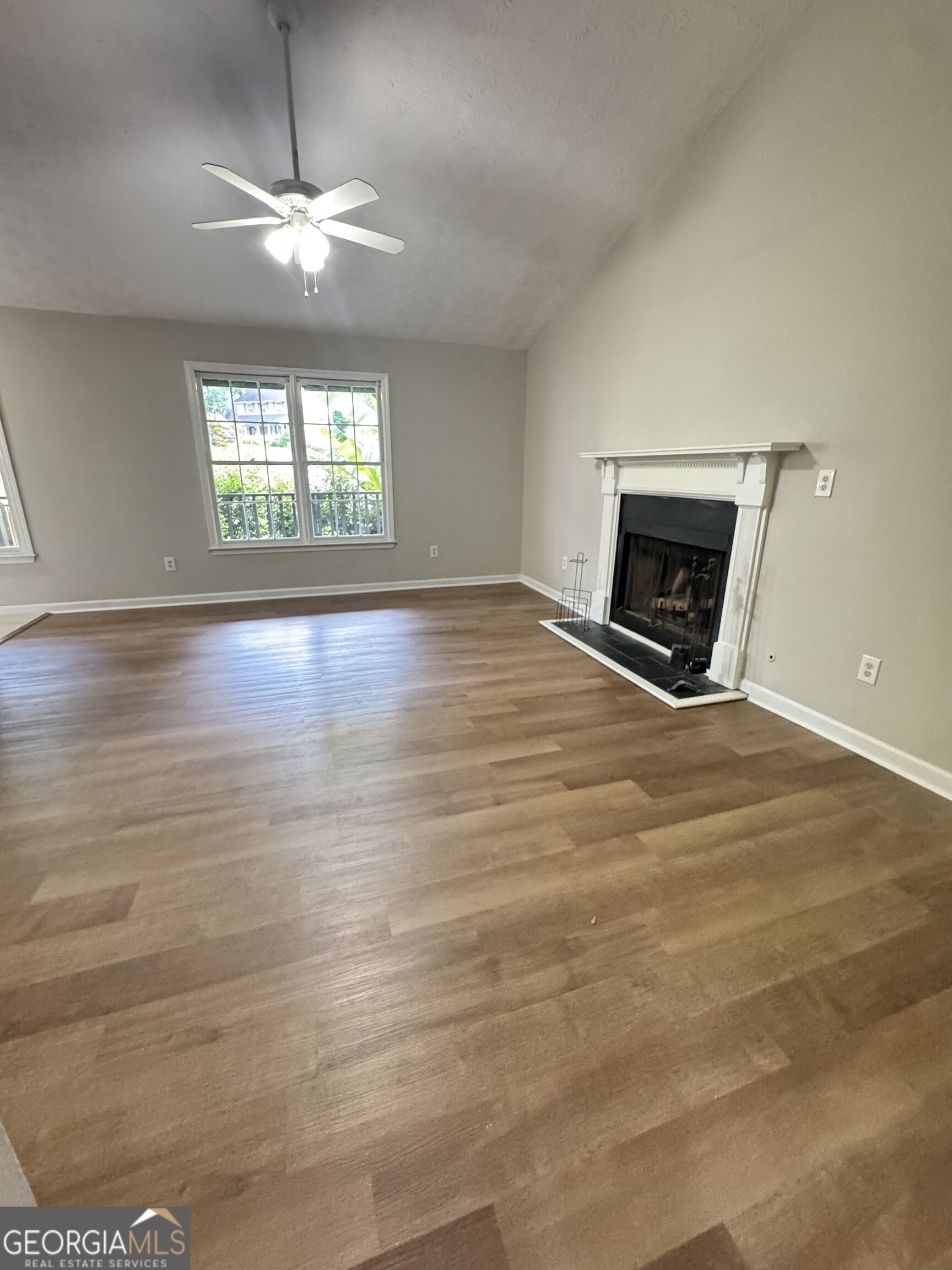 1192 Grayland Lane Property Photo 3