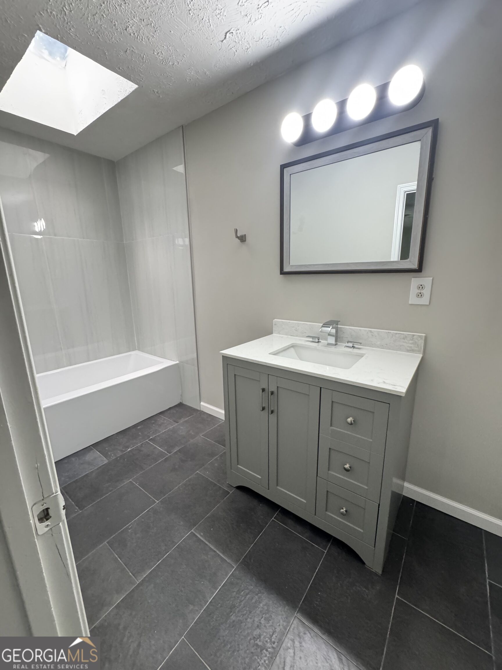 1192 Grayland Lane Property Photo 10
