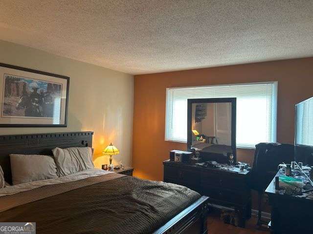 1314 N Cliff Valley Way Ne Property Photo 5
