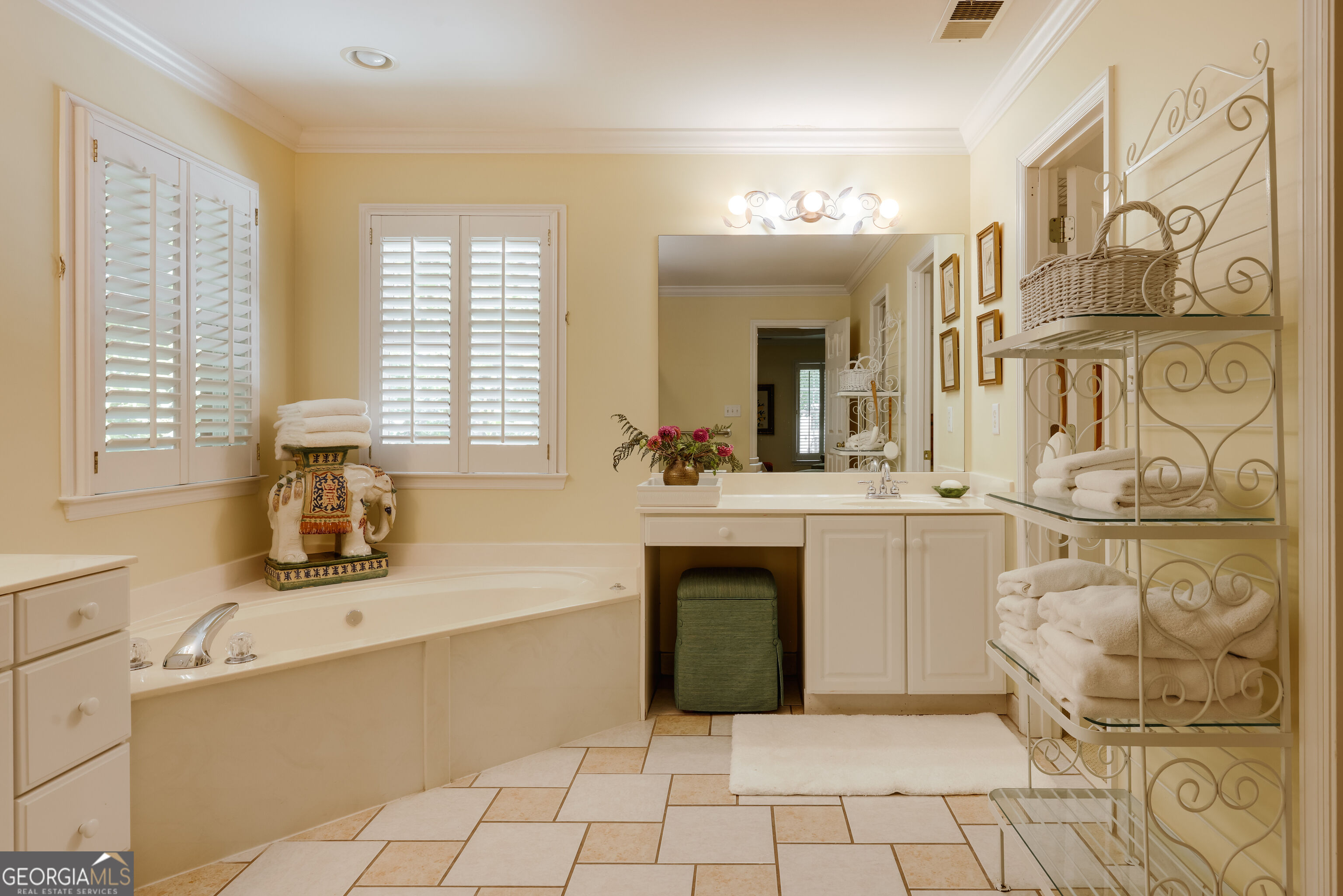 1031 Millers Lake Drive Property Photo 39