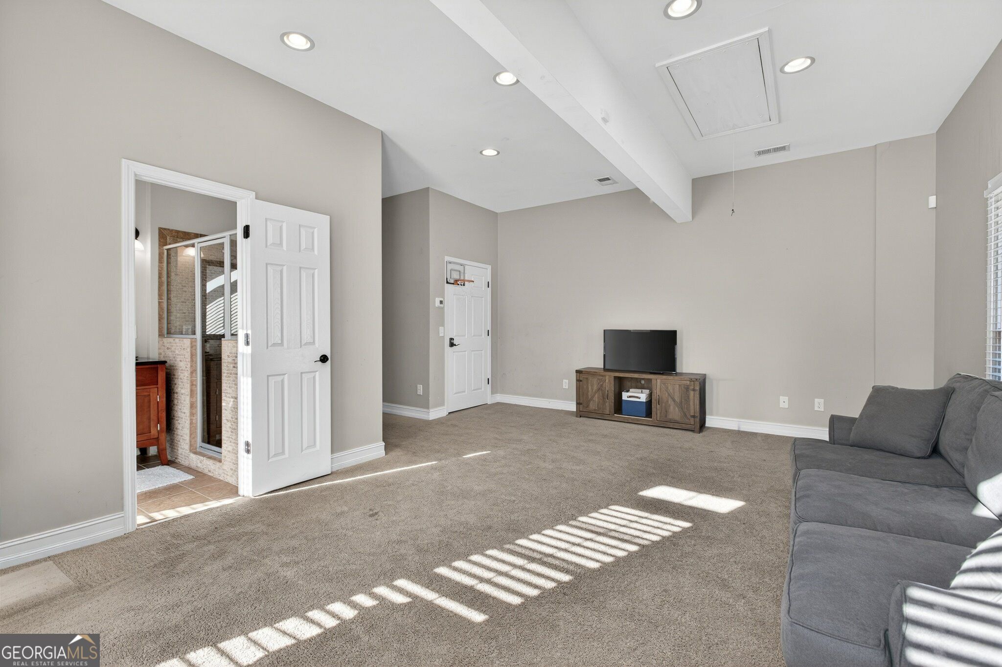 16 Stratford Lane Property Photo 12