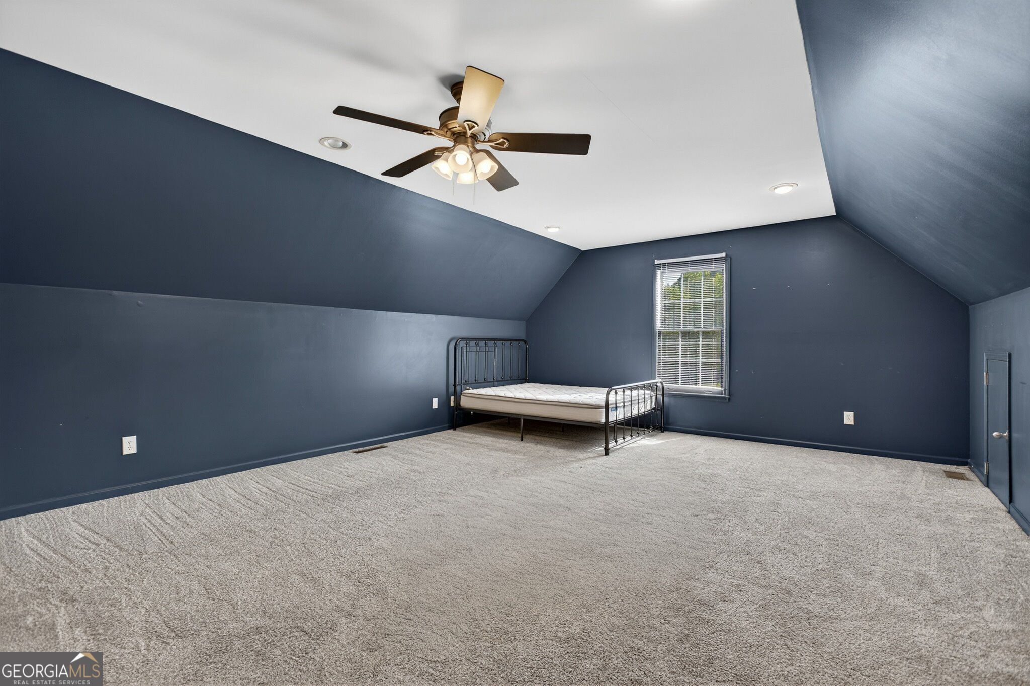 16 Stratford Lane Property Photo 63