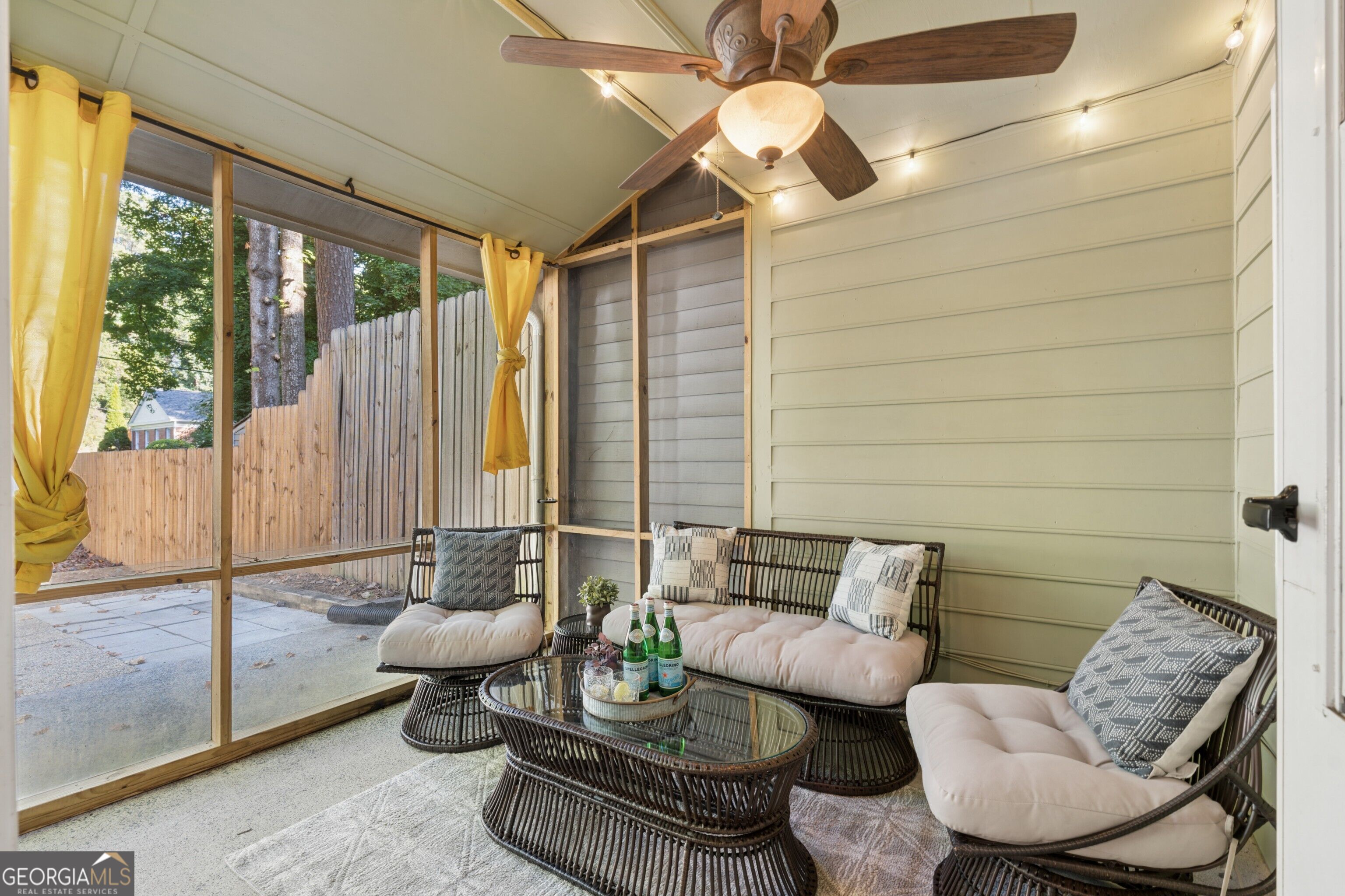 597 Saint James Walk Se Property Photo 3