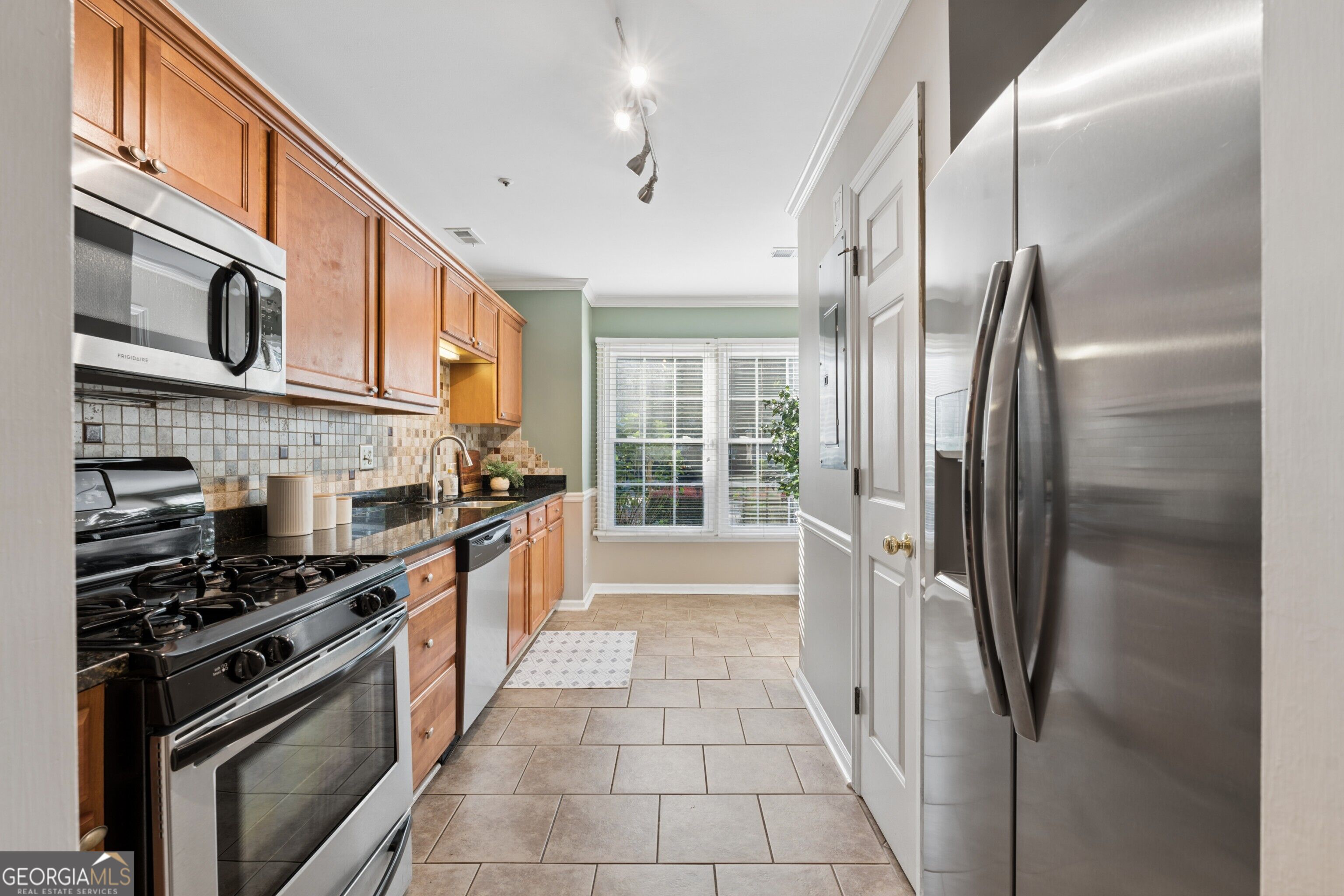 597 Saint James Walk Se Property Photo 4