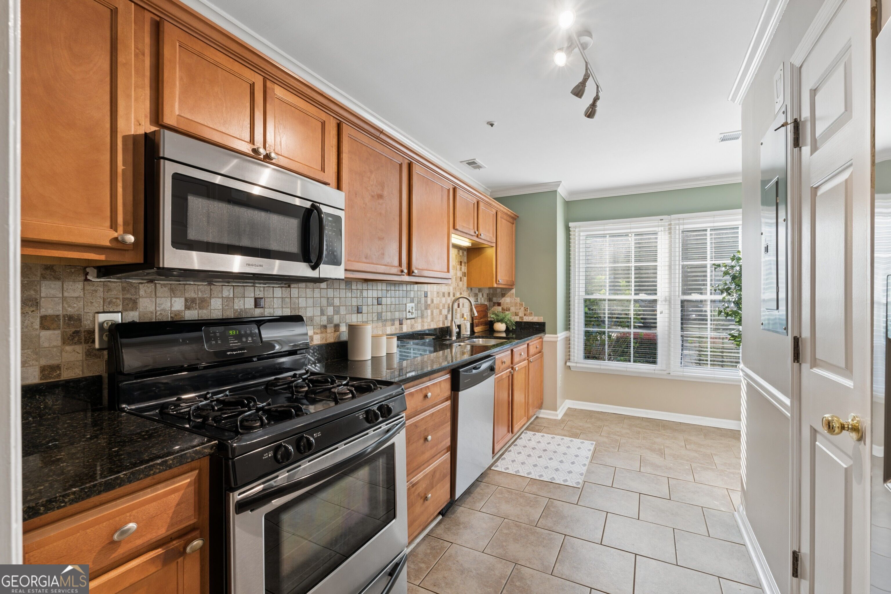 597 Saint James Walk Se Property Photo 9