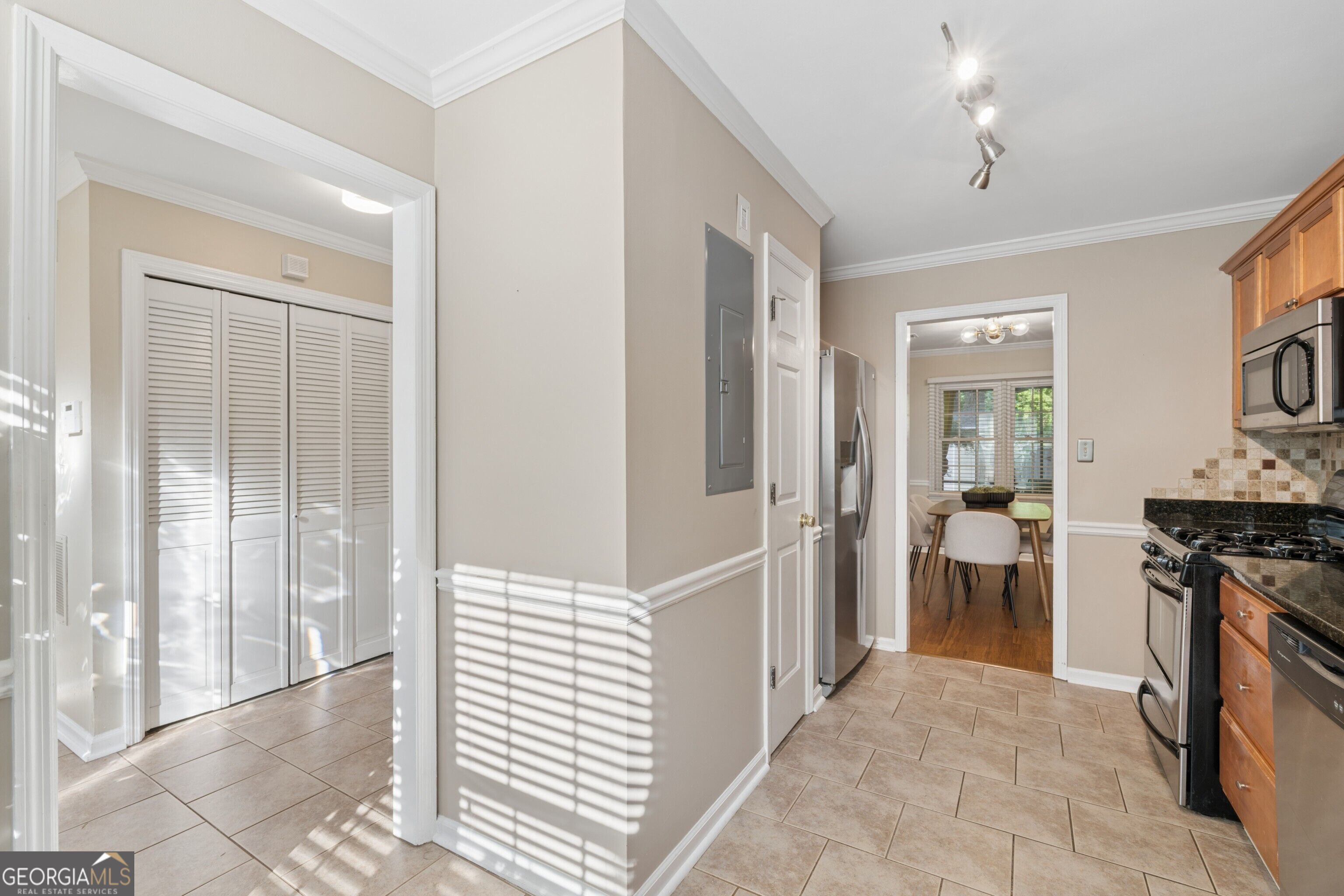 597 Saint James Walk Se Property Photo 10