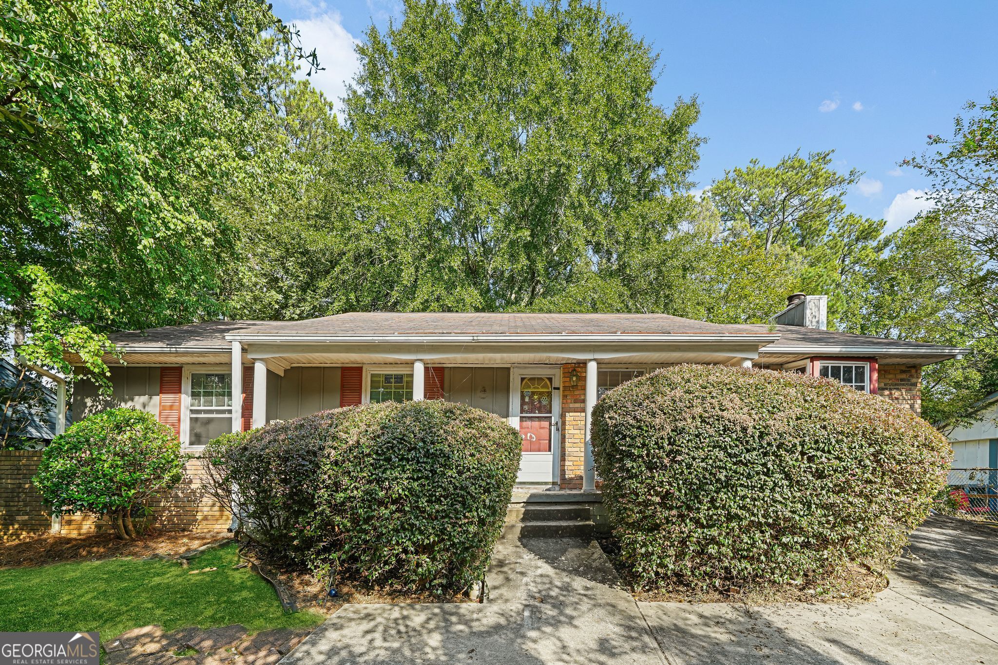 2511 Spring Drive Se Property Photo 1