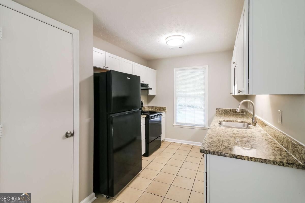 8605 Collins Drive Property Photo 5