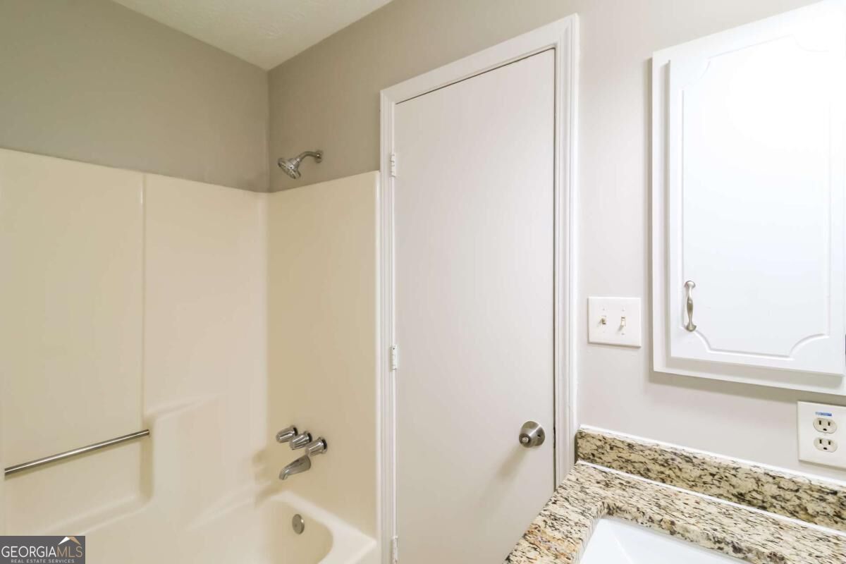 8605 Collins Drive Property Photo 19