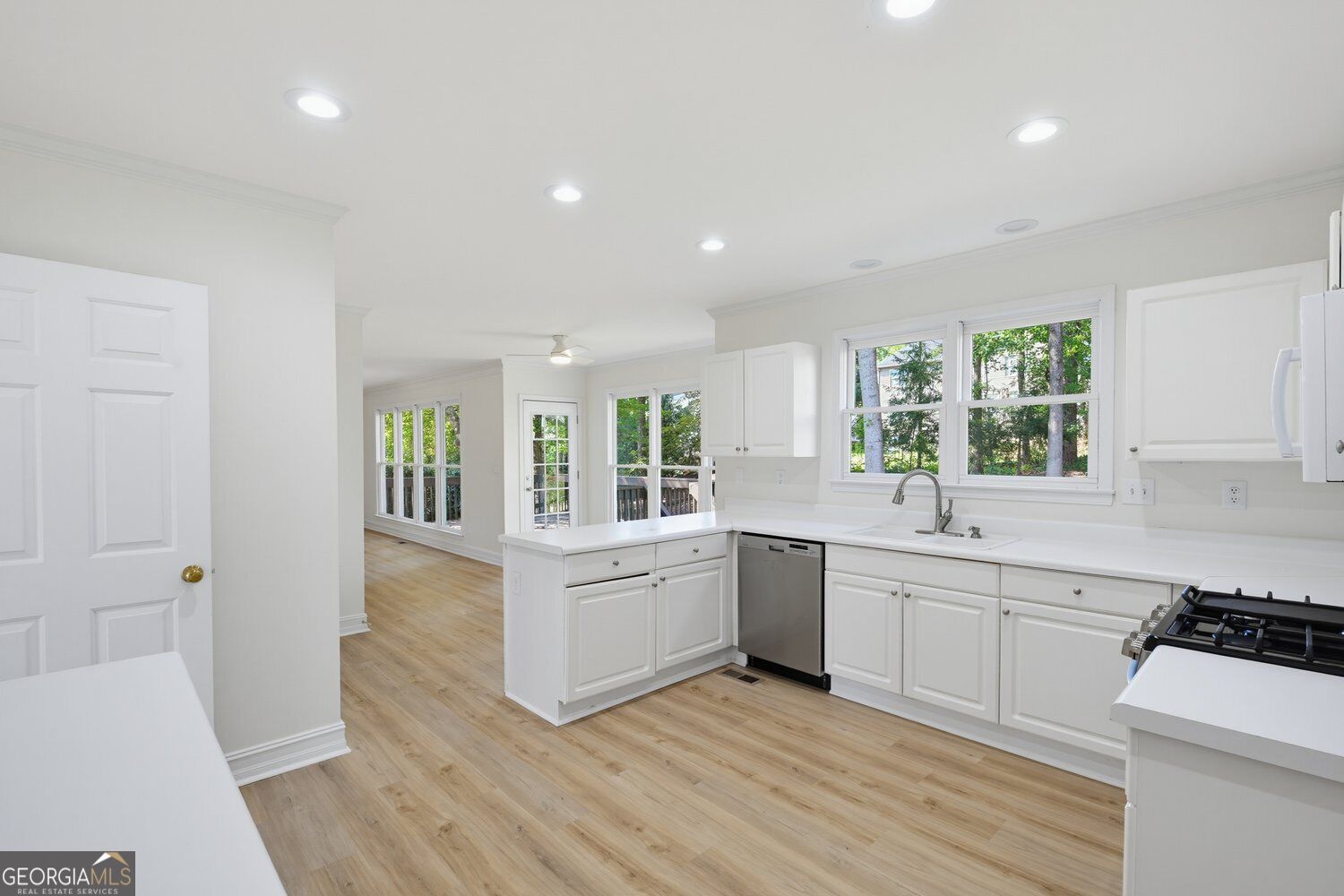 2429 Camden Lake View Nw Property Photo 16