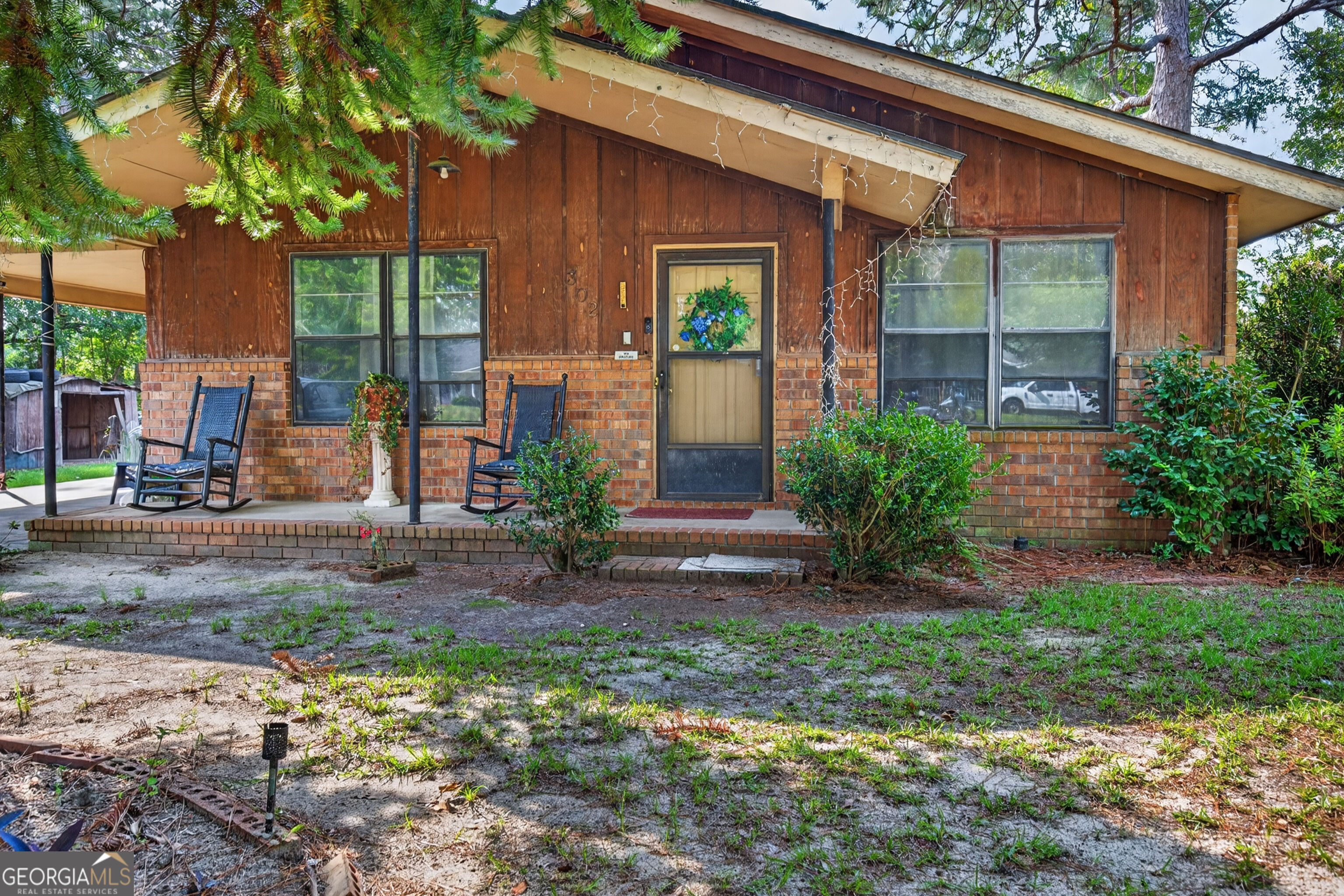 302 Lakeview Drive Property Photo 1
