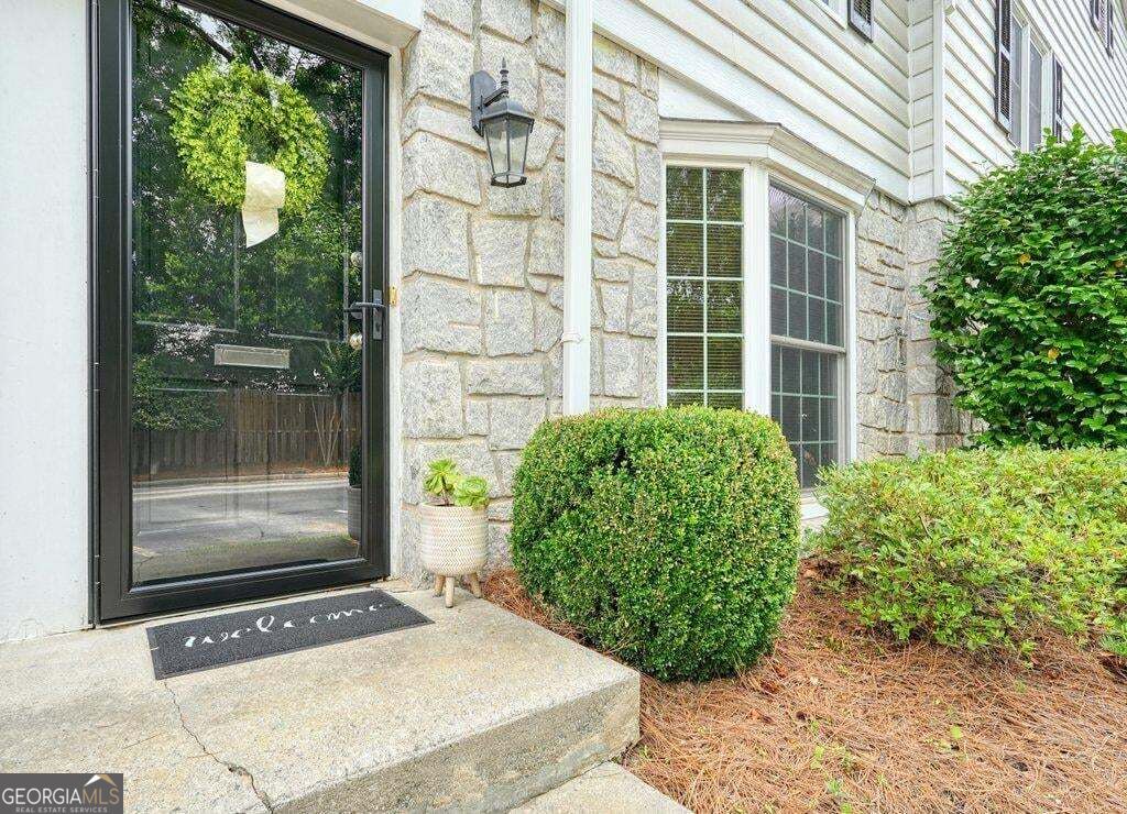 136 Peachtree Memorial Drive Nw Property Photo 2