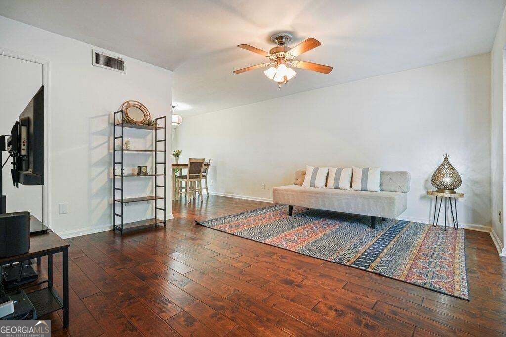 136 Peachtree Memorial Drive Nw Property Photo 3