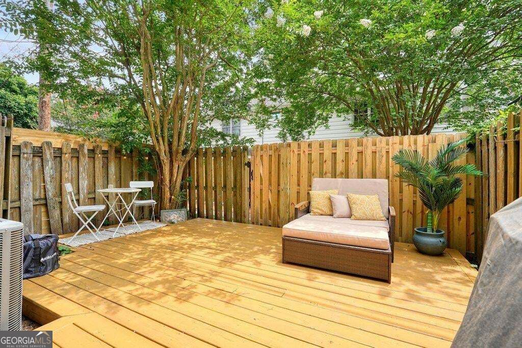 136 Peachtree Memorial Drive Nw Property Photo 28