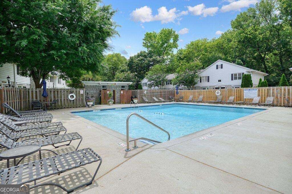 136 Peachtree Memorial Drive Nw Property Photo 39