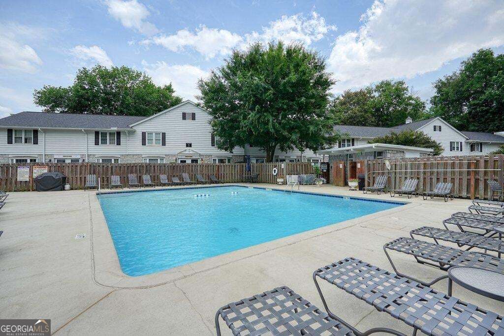 136 Peachtree Memorial Drive Nw Property Photo 40
