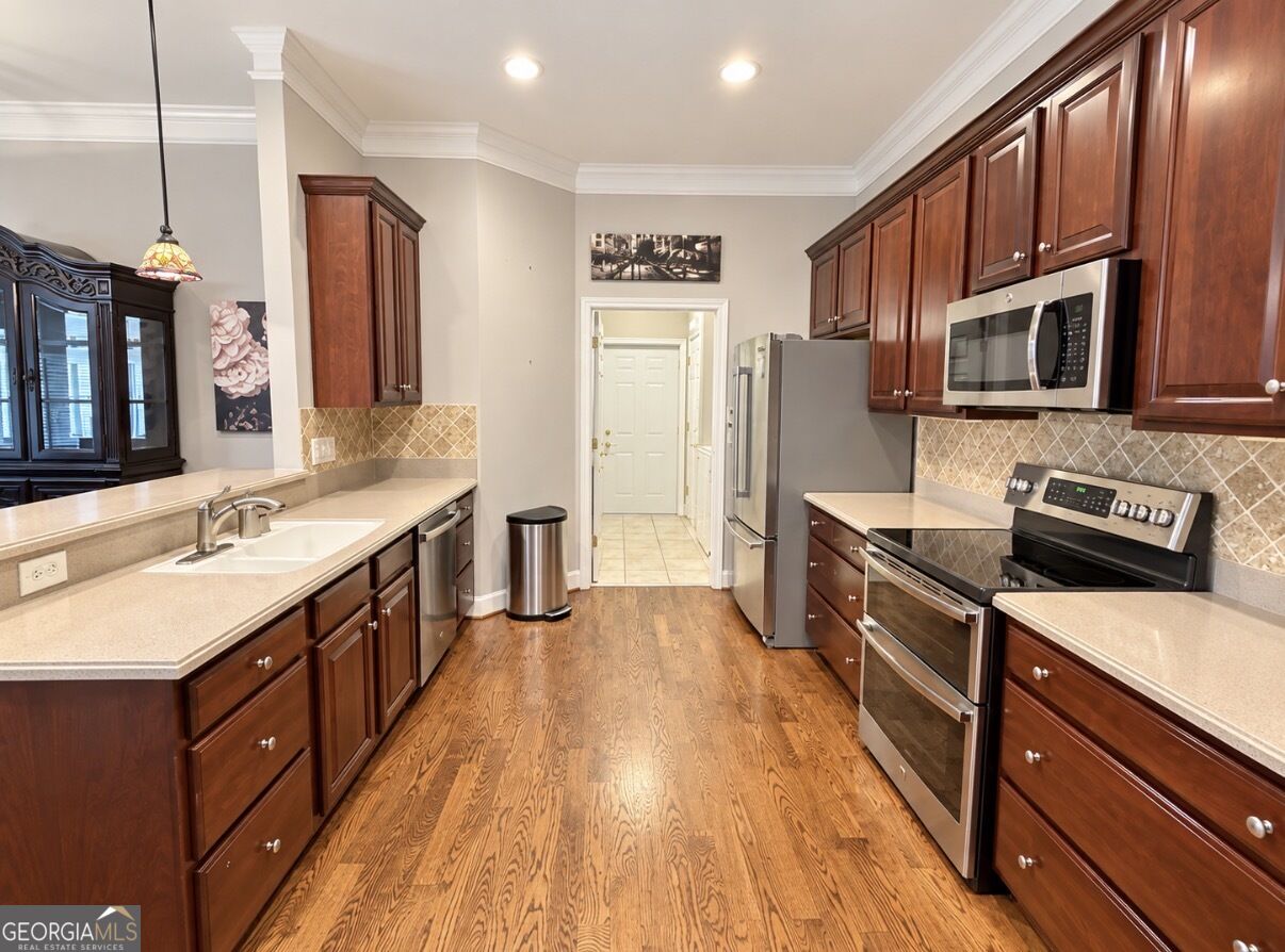 2100 Village Lane Property Photo 6