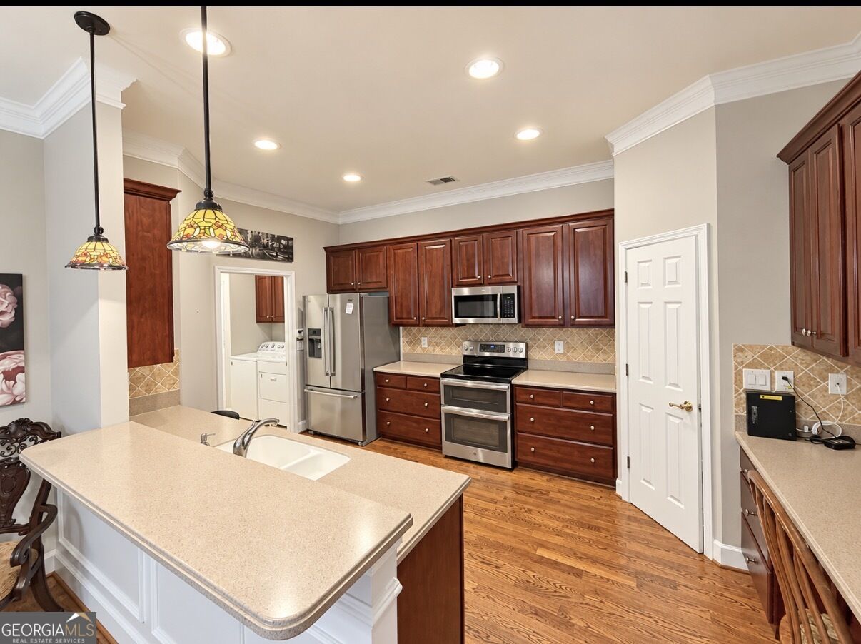 2100 Village Lane Property Photo 8