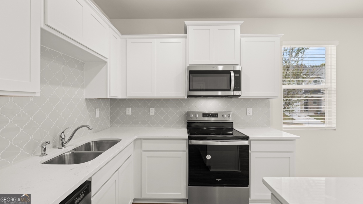 2235 Windward Road Property Photo 8