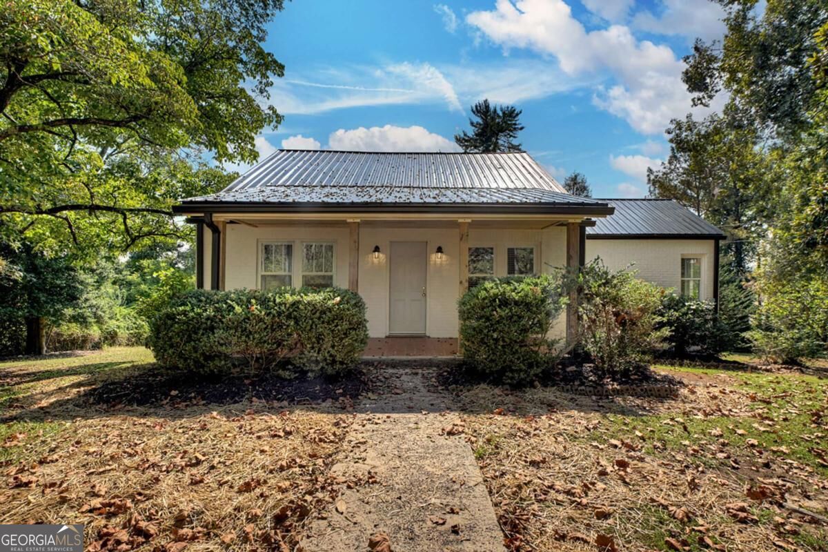 109 Lavista Drive Property Photo 1