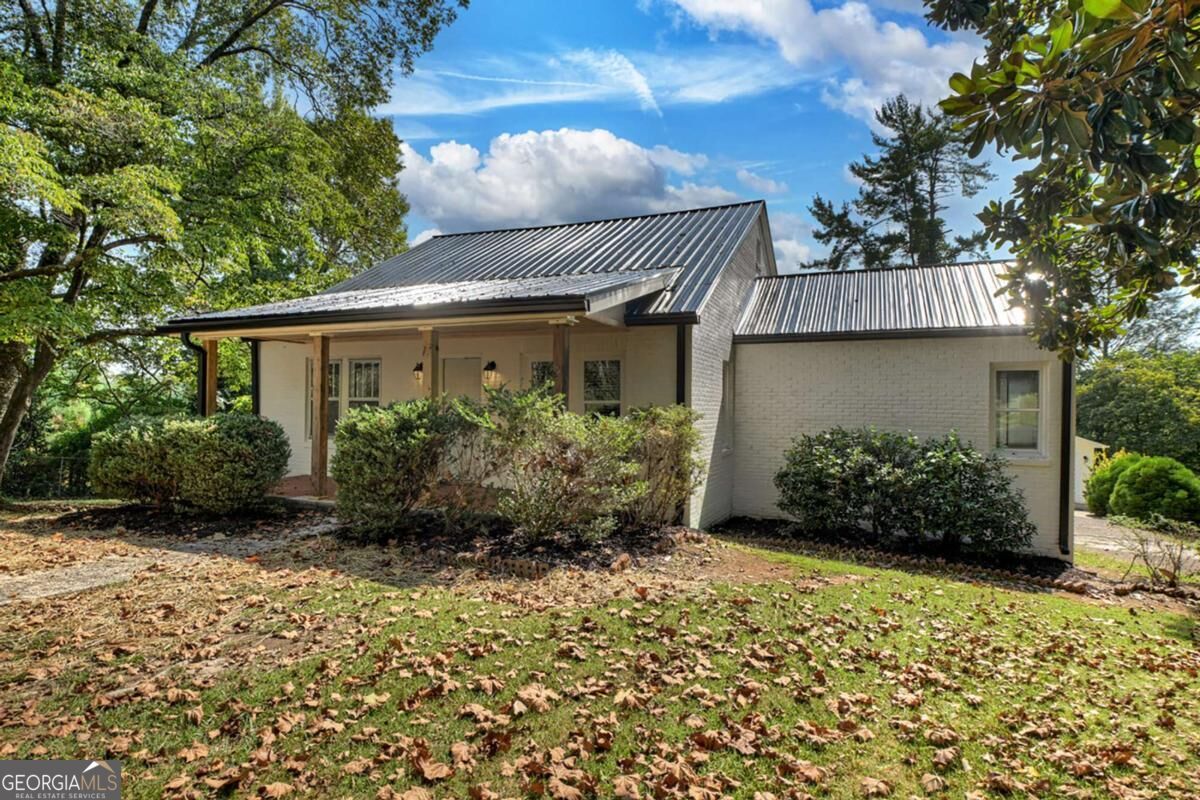 109 Lavista Drive Property Photo 2