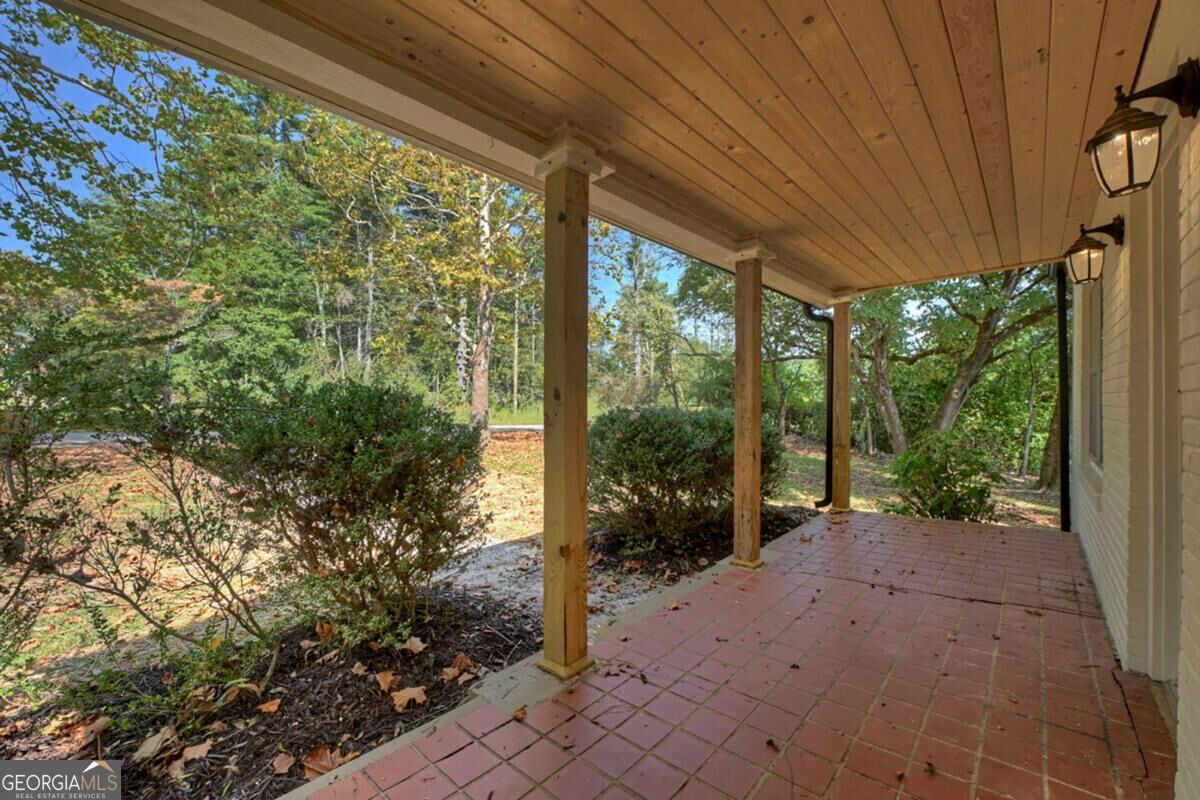109 Lavista Drive Property Photo 6