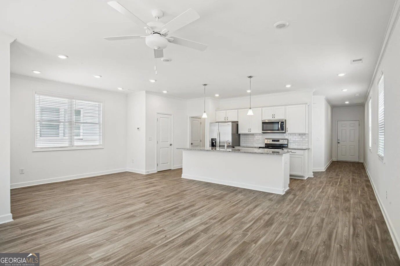 4021 Hillmont Lane Property Photo 4