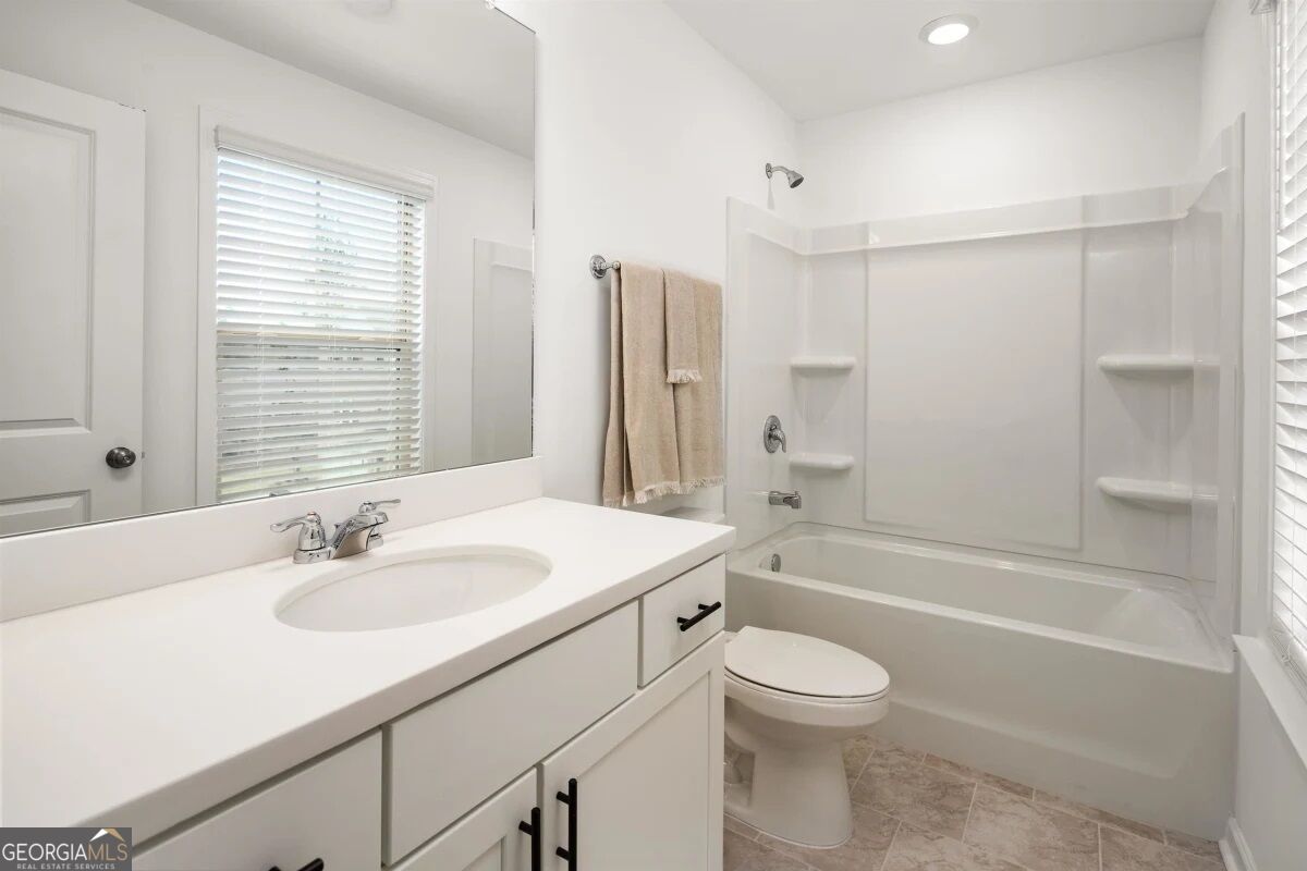 1792 Oberlin Drive Property Photo 14