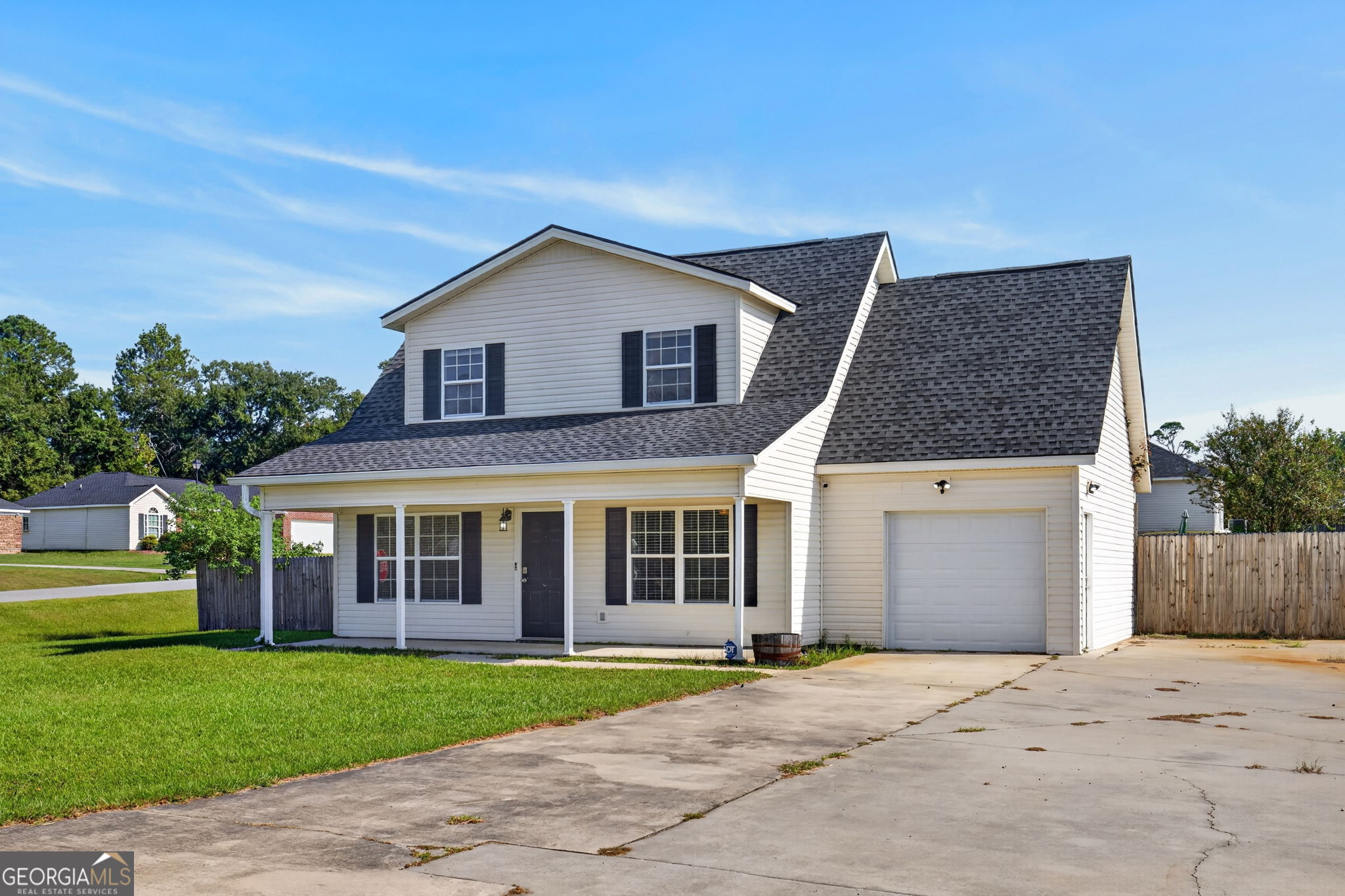 5001 Scotch Pine Avenue Property Photo 4