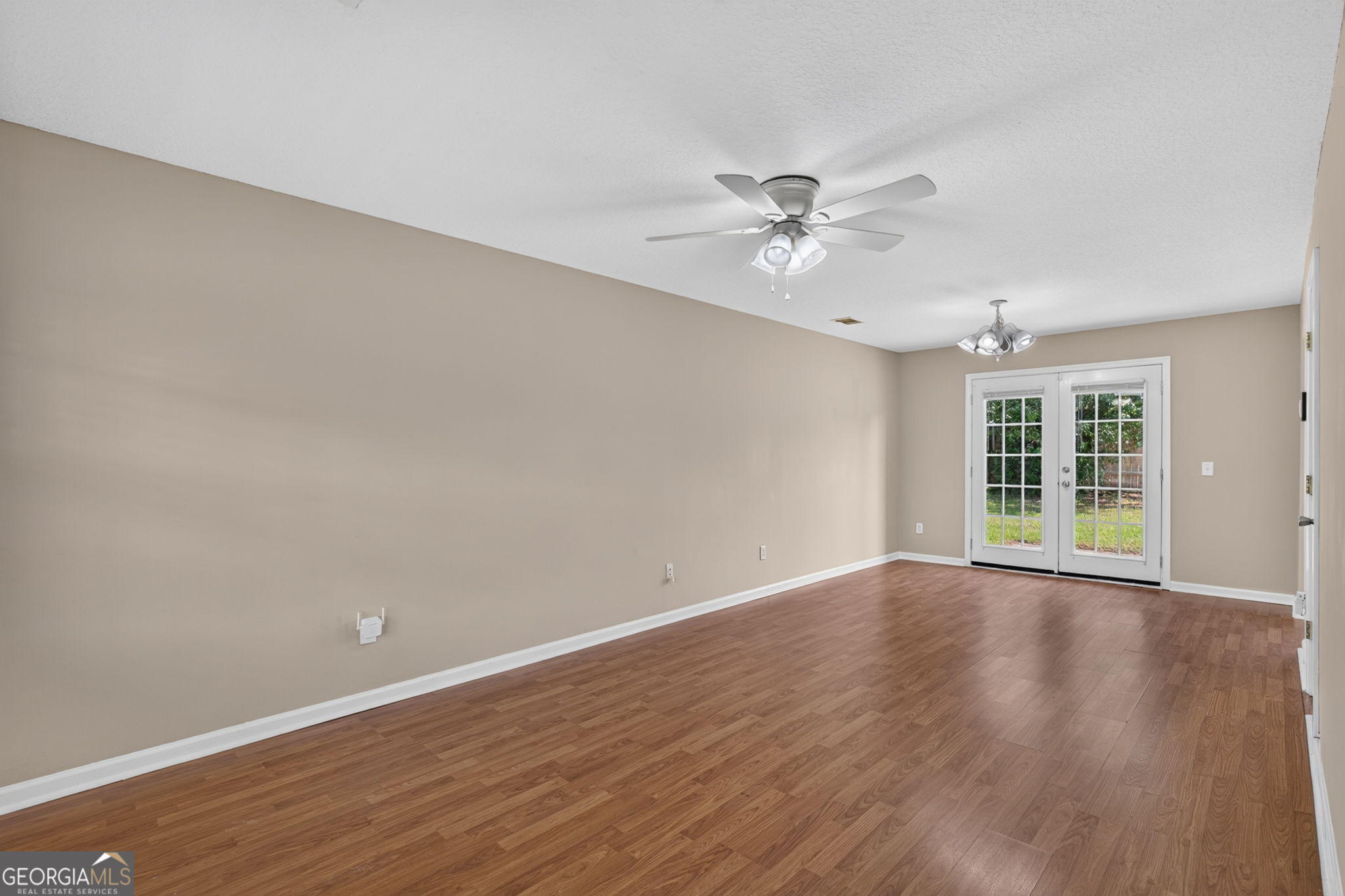 5001 Scotch Pine Avenue Property Photo 16